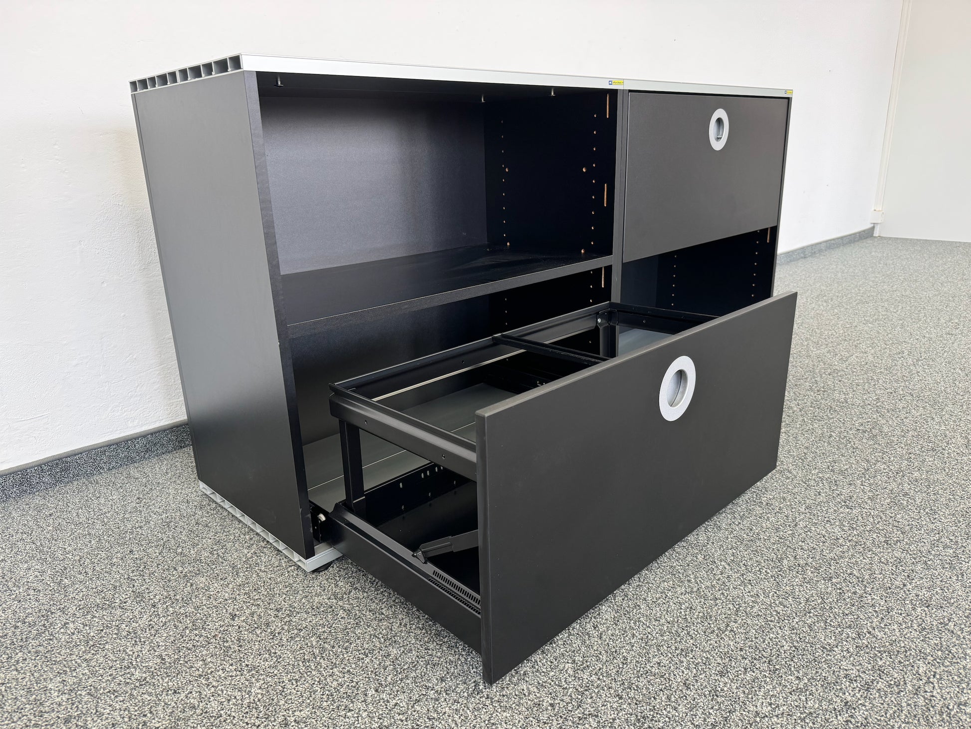 Denz D3 Sideboard mit Hängeregister offen