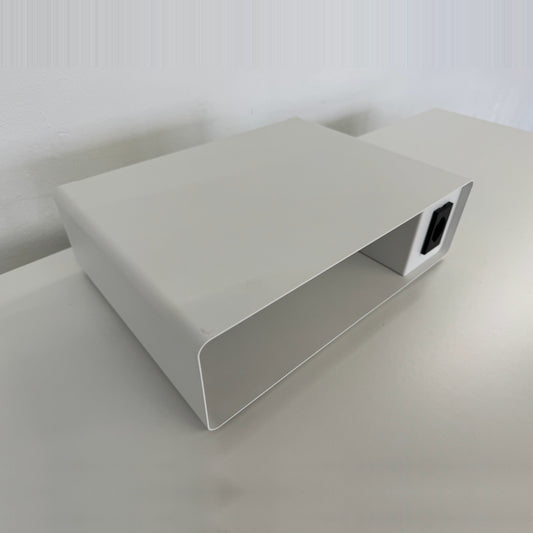 Lista Office Ablagefach aus Metall Weiss mit Steckdose für Ablage A4 von links