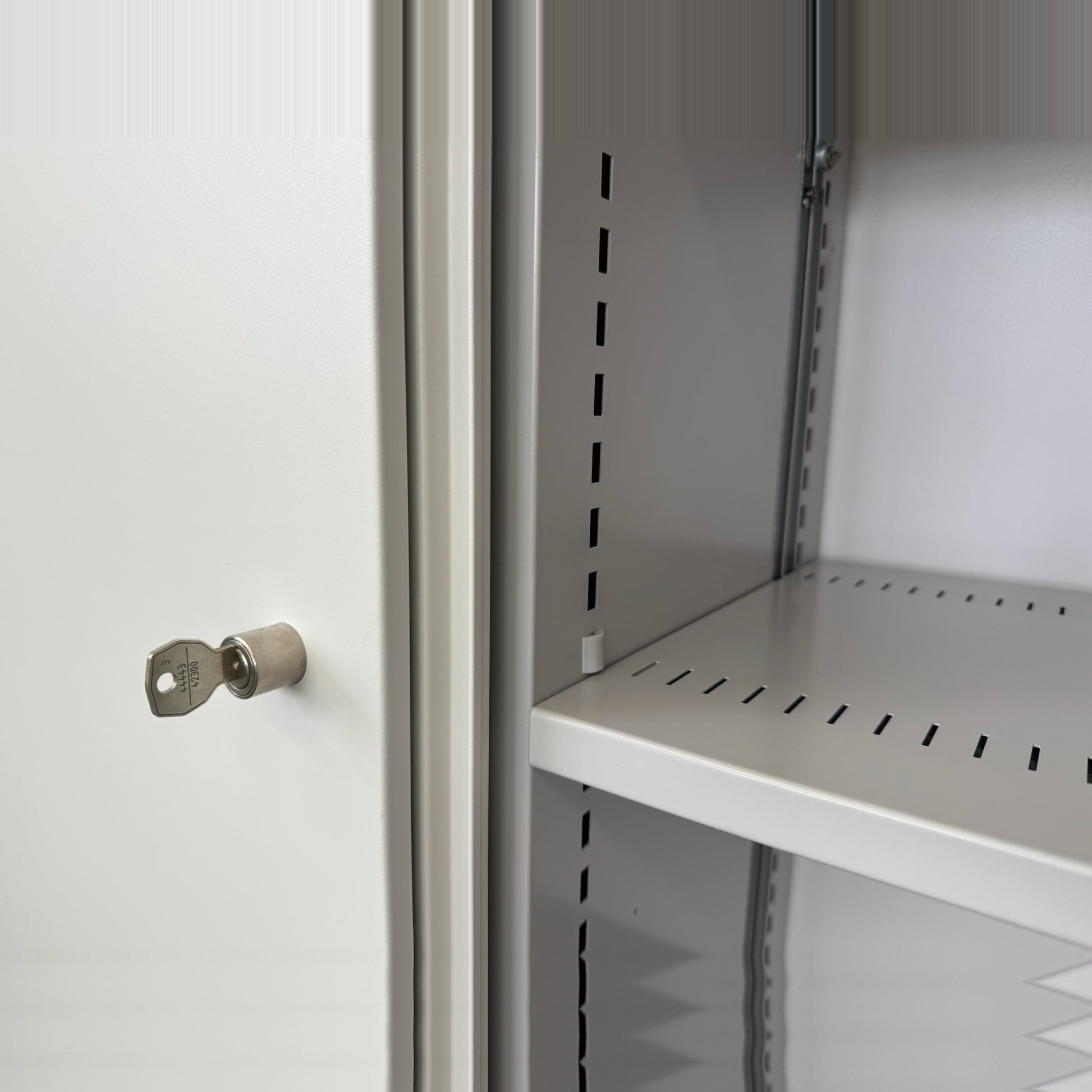 Lista Storage Schiebetür-Aktenschrank Detailfoto Schliessung
