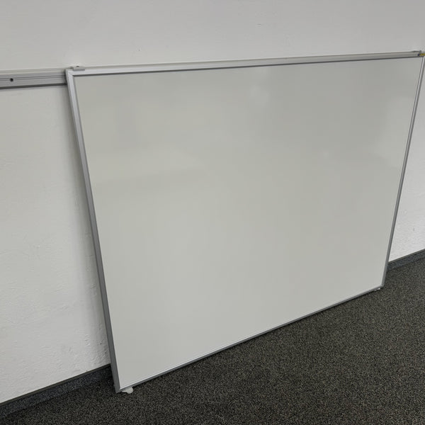 O+C Whiteboard mit Wandschiene