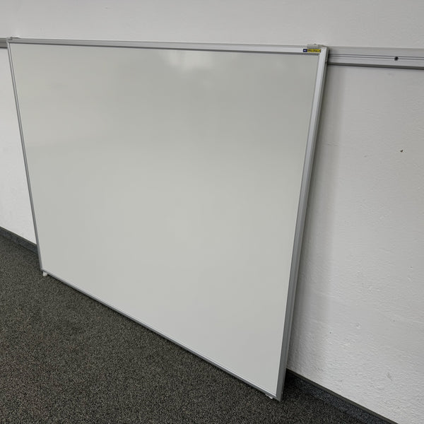 O+C Whiteboard mit Wandschiene