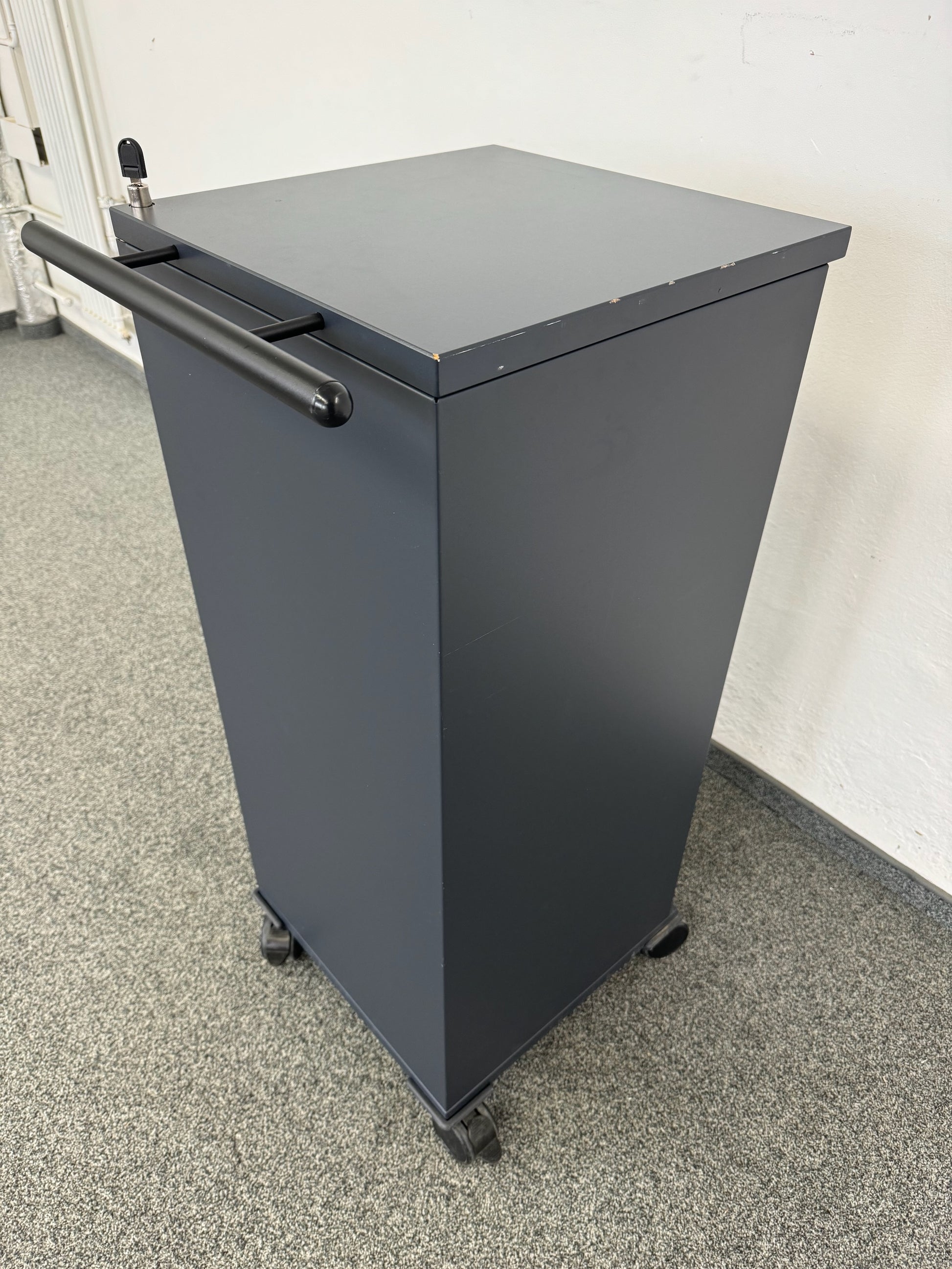 Novex LC2 Roll-Caddy Rückansicht