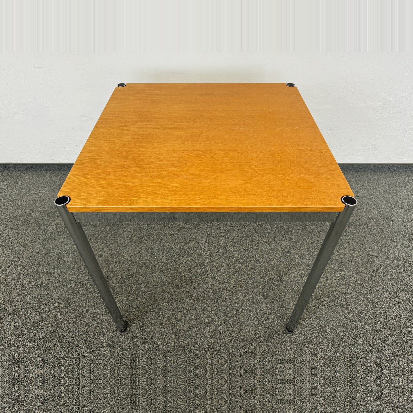USM Haller Classic Sitzungstisch 750 x 750 mm