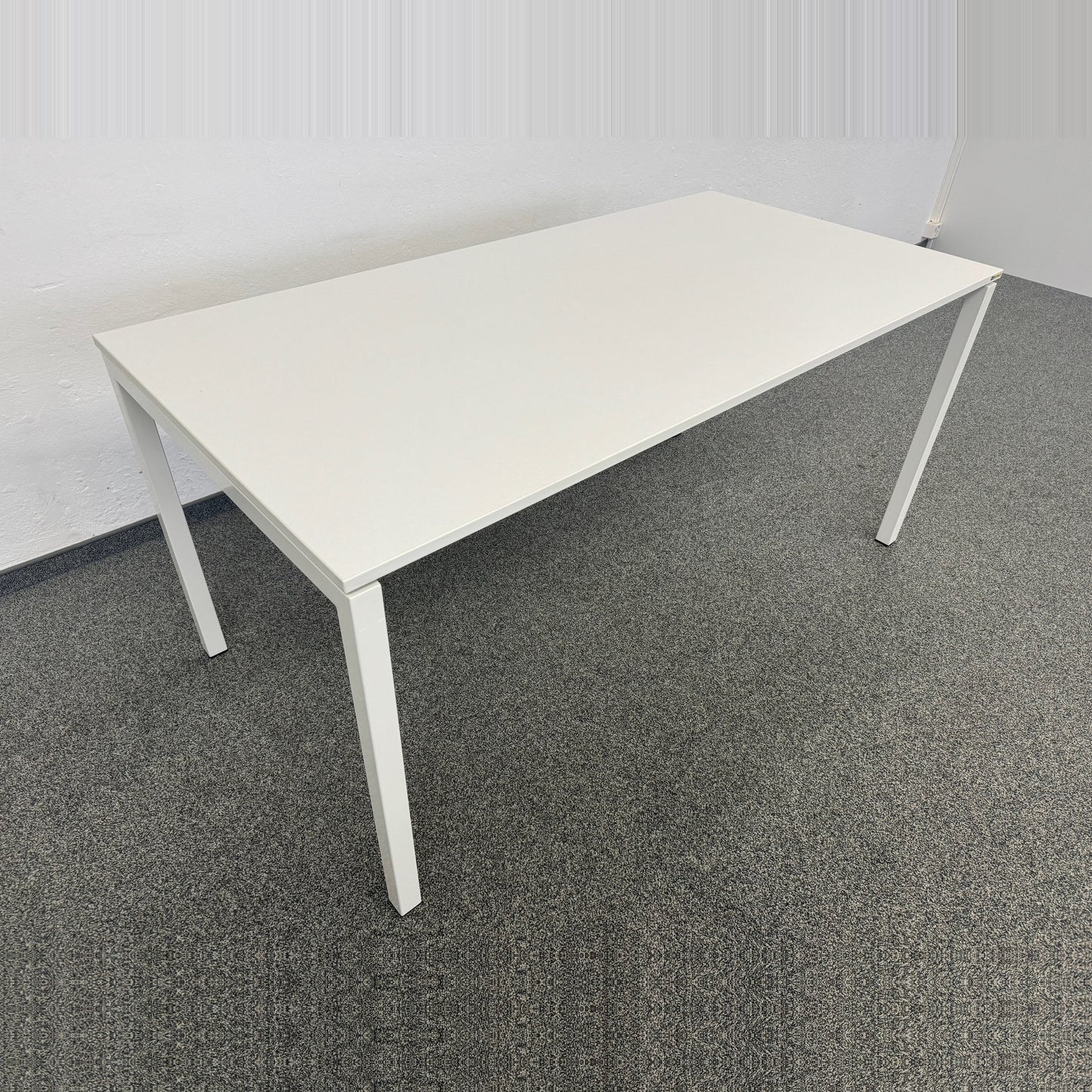 Ergodata Line Desk Sitzungstisch