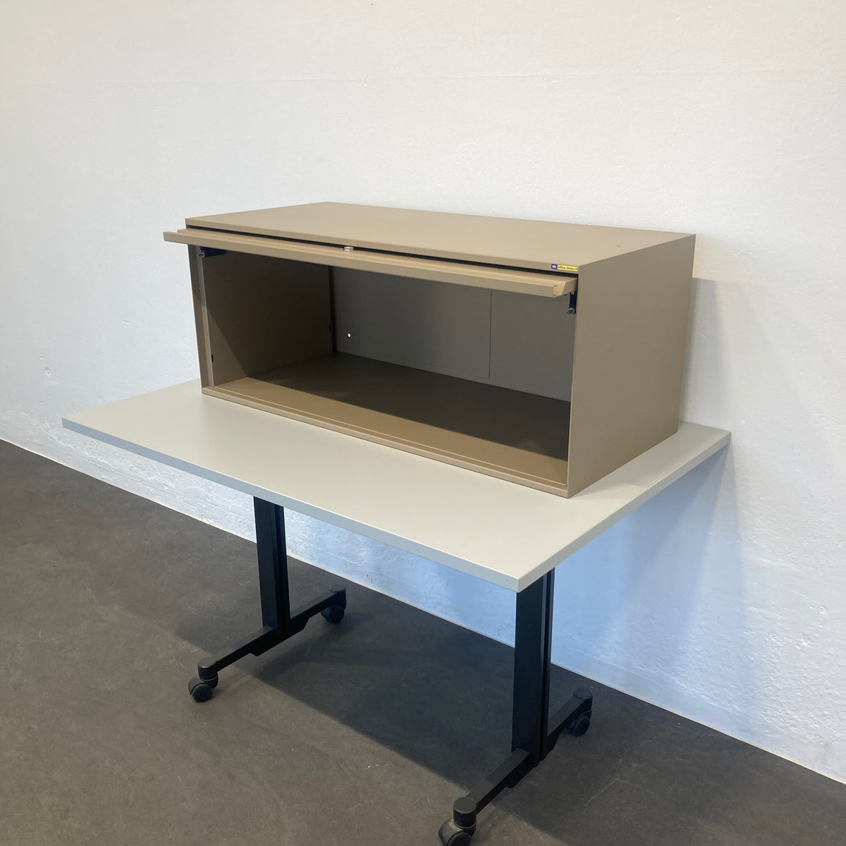 Lista Office LO Locker seitliche Ansicht offen - 6037380