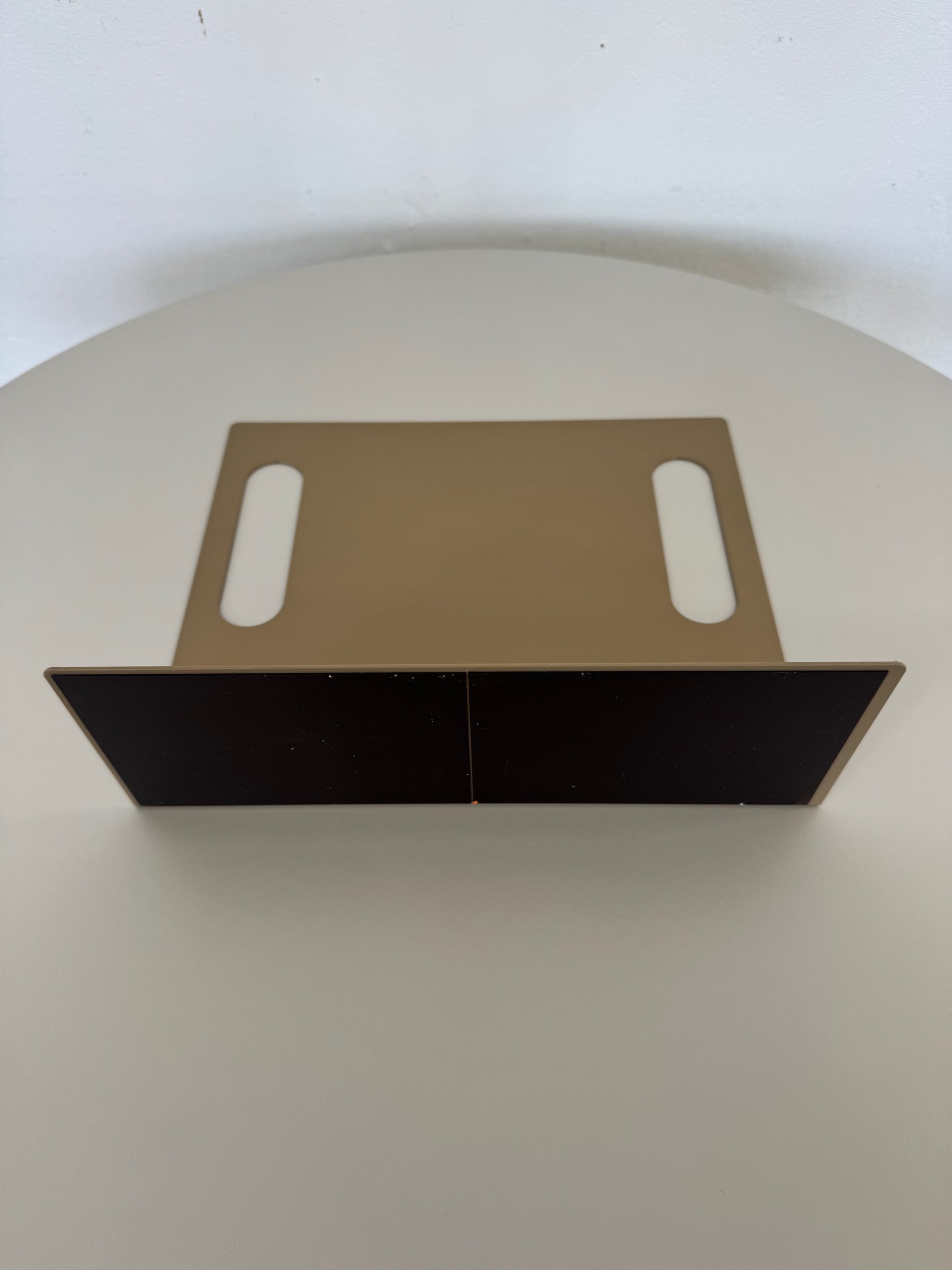 Lista Office Locker Trennwand Detailfoto Magnethalterung