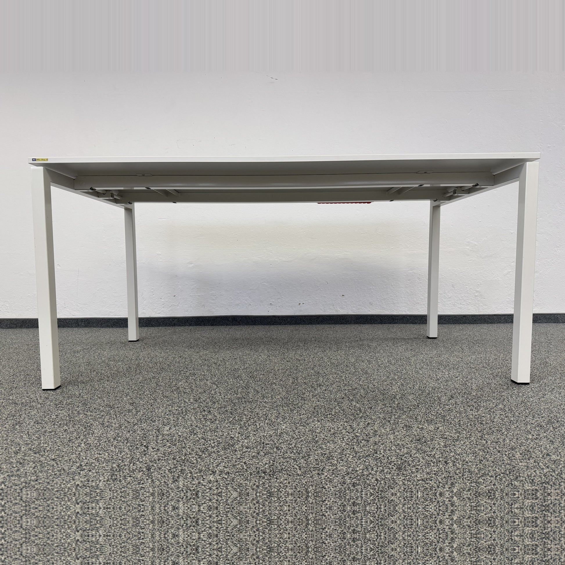 Ergodata Line Desk Sitzungstisch Ansicht von unten