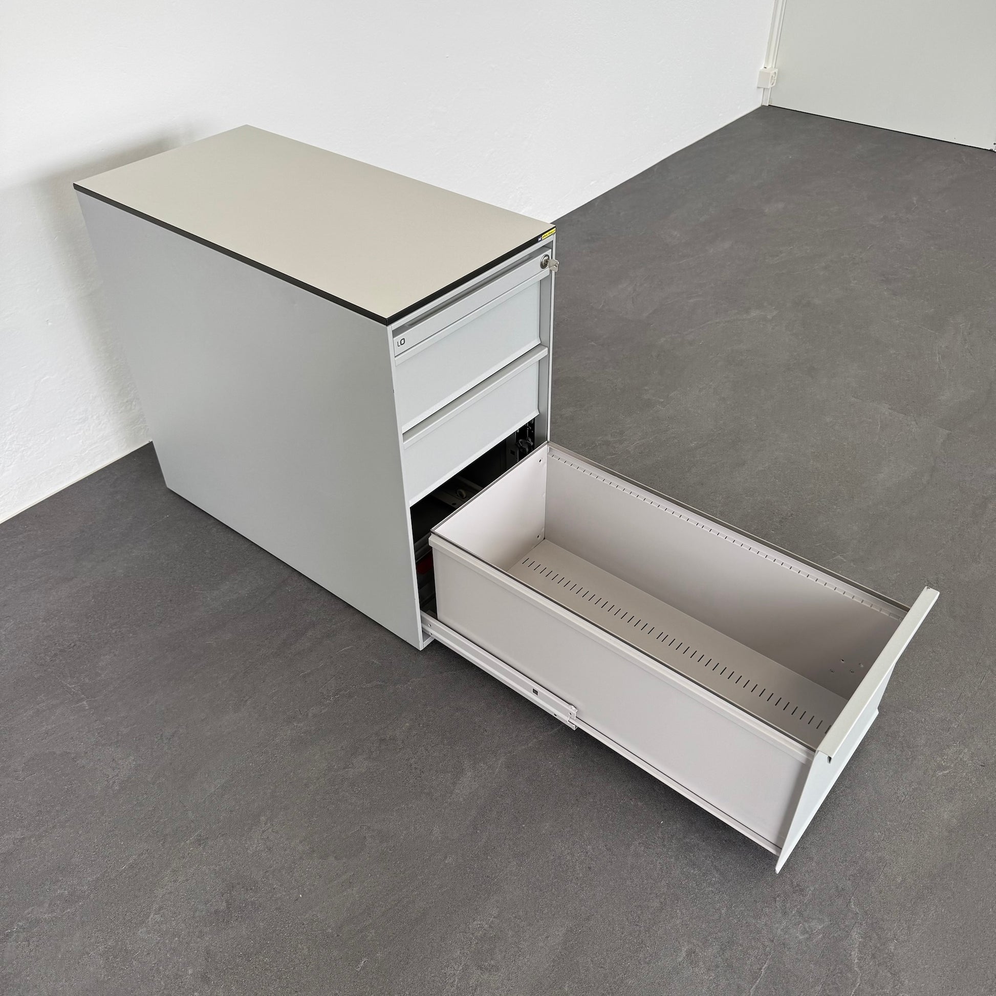 Lista Office Serie L Beistell-Korpus mit Hängeregister offen