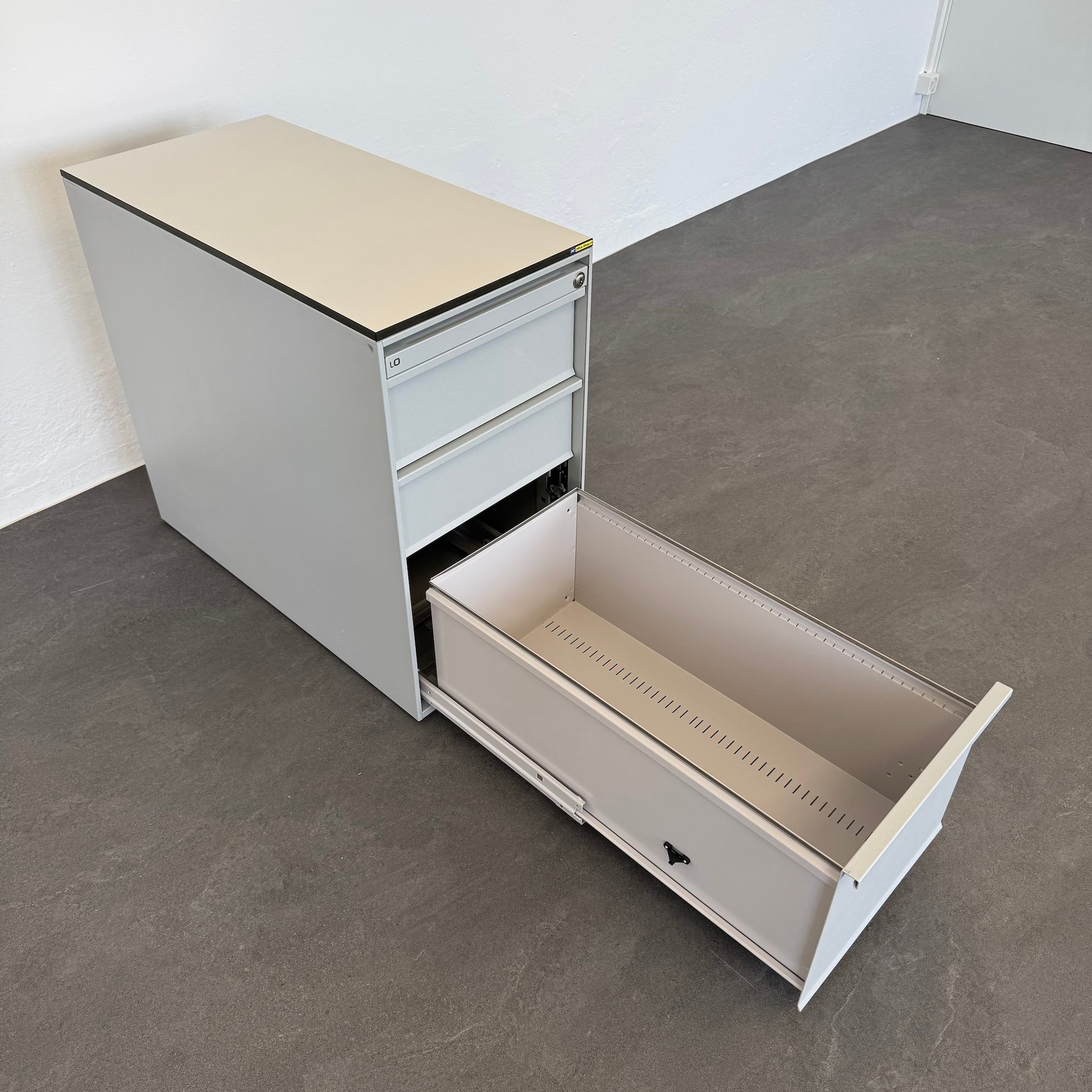 Lista Office Serie L Beistell-Korpus mit Hängeregister offen