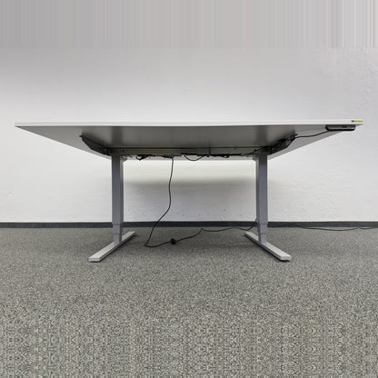 Interoffice Extend Sitz-Steh Sitzungstisch von unten