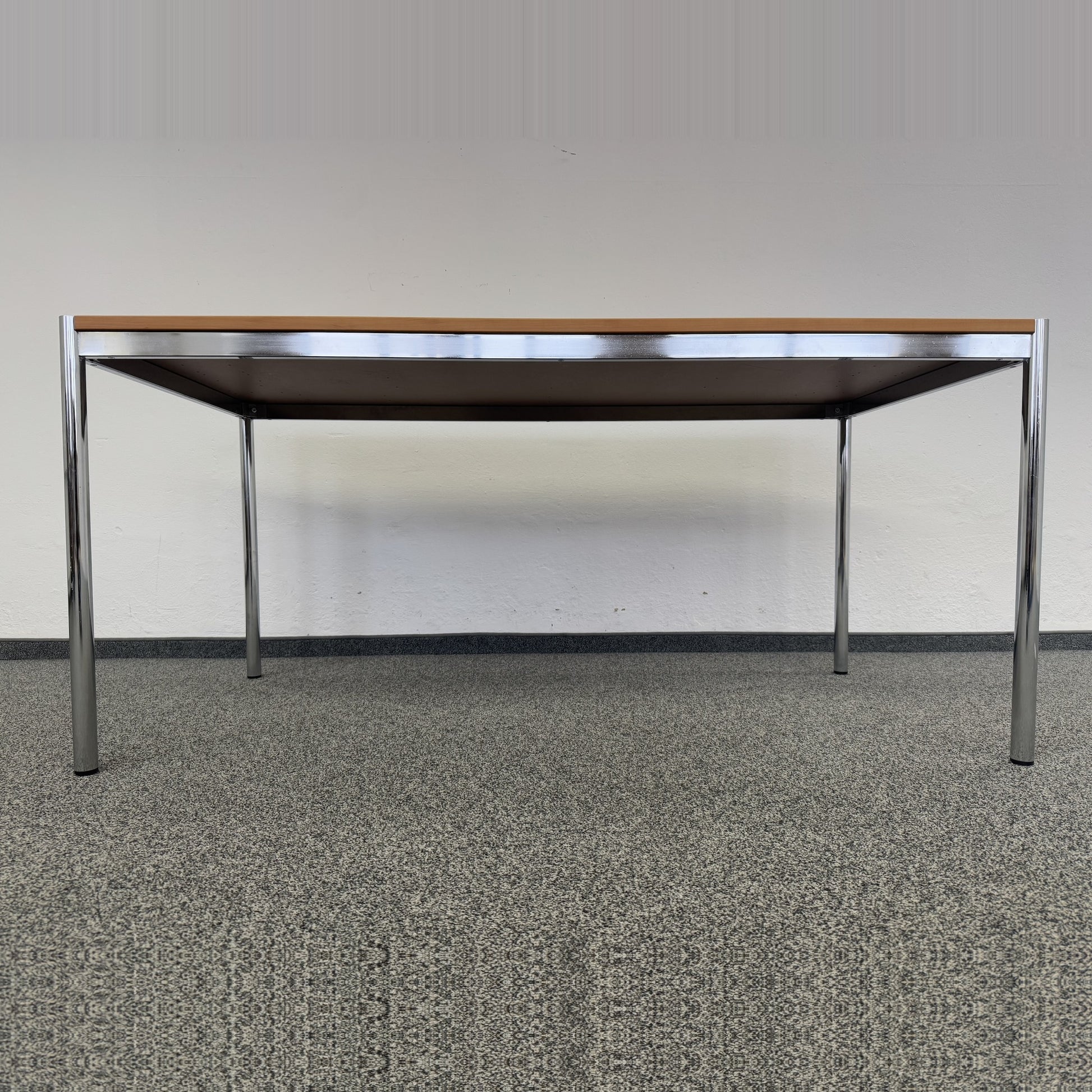 Ergodata Multi Desk Rondo Sitzungstisch Ansicht von unten