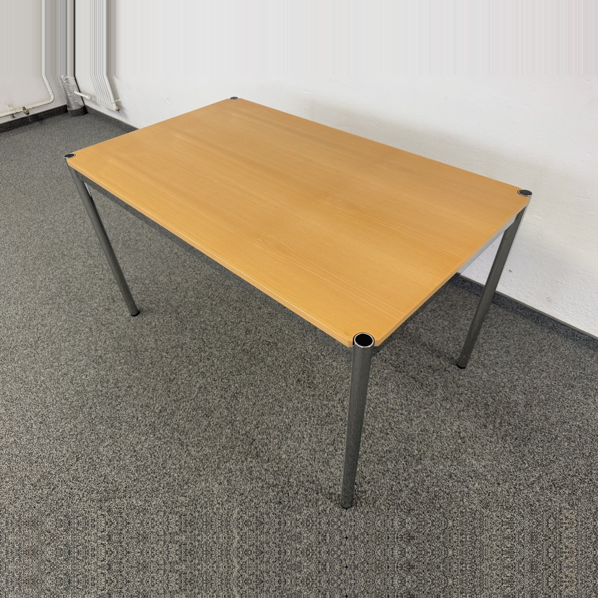 USM Haller Classic Schreibtisch mit Gestell chrom glanz