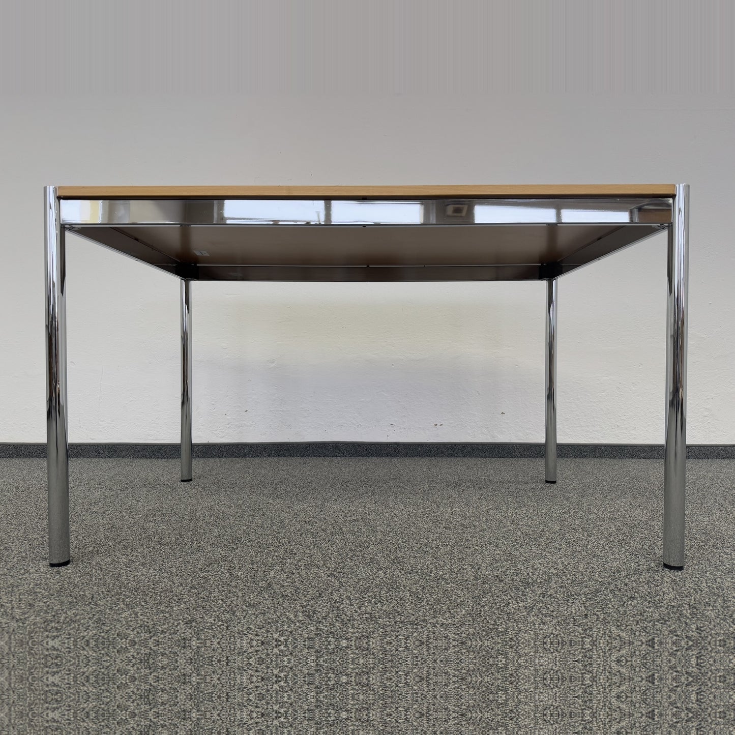 USM Haller Classic Schreibtisch Ansicht von unten
