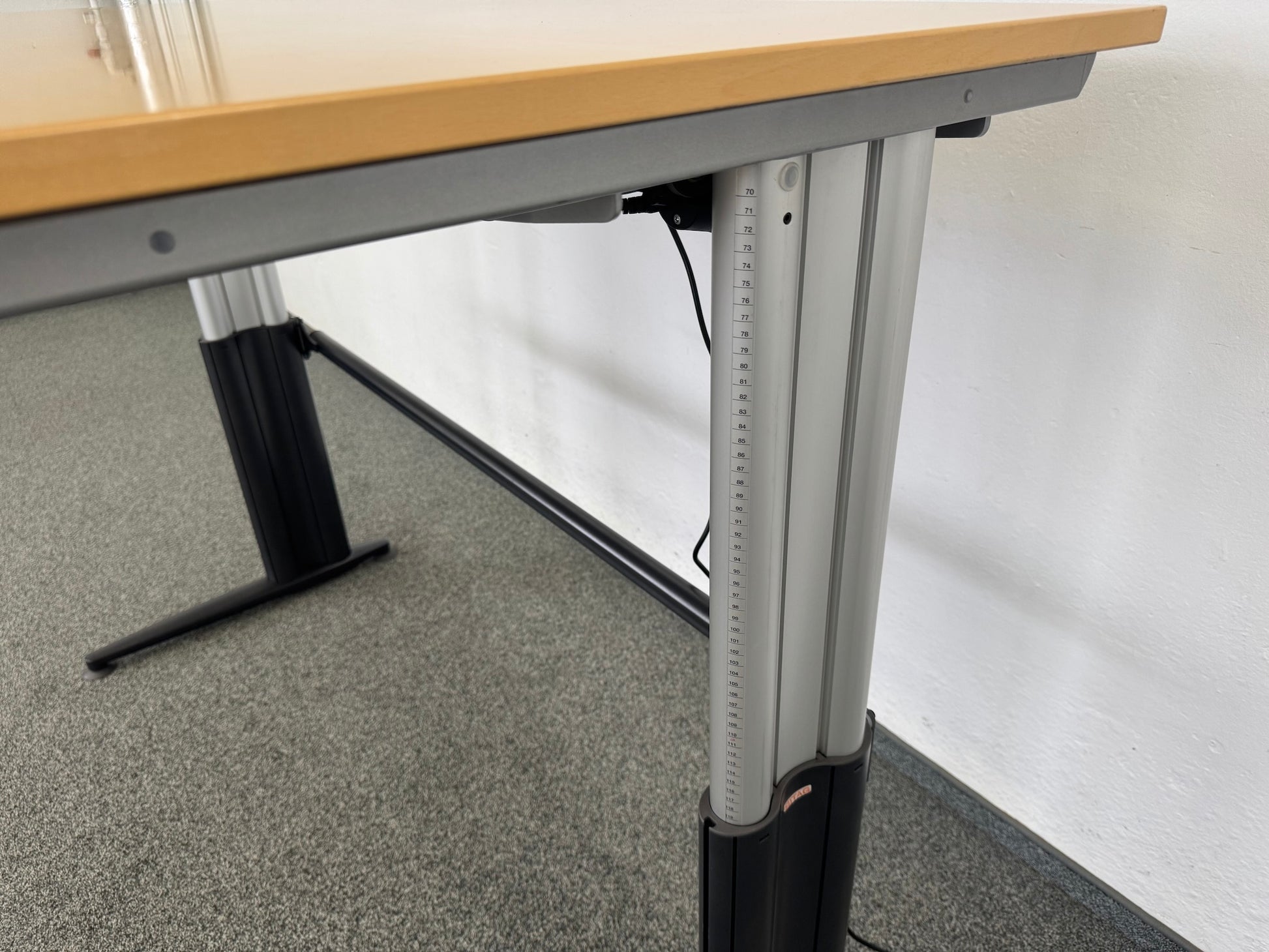 Sitag Ready Sitz-Steh Schreibtisch Detailfoto Höhenverstellung