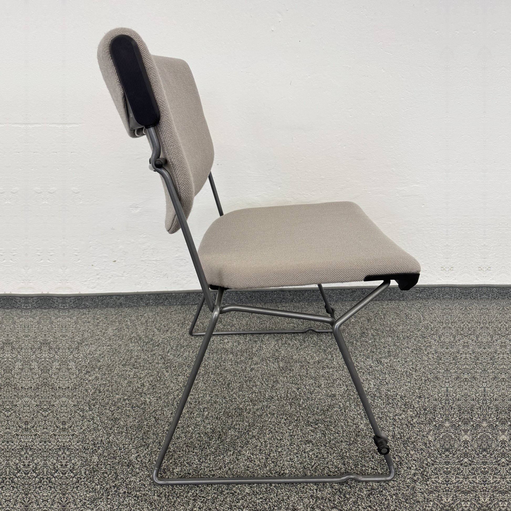 Giroflex G33 Sitzungsstuhl Gestell Metall anthrazit