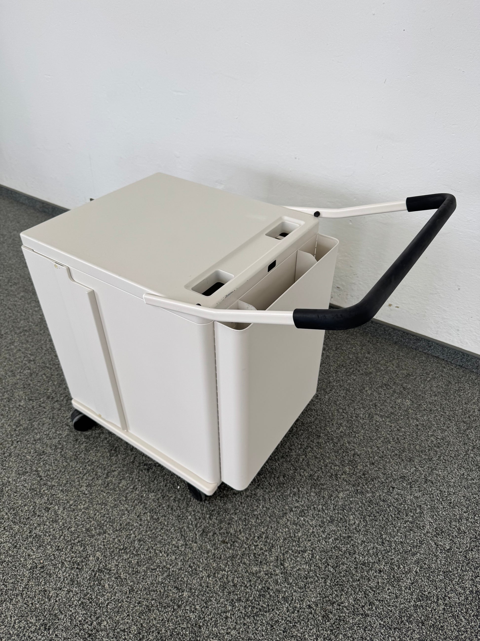 Vitra Storage Drucker-Caddy mit Bügel oben