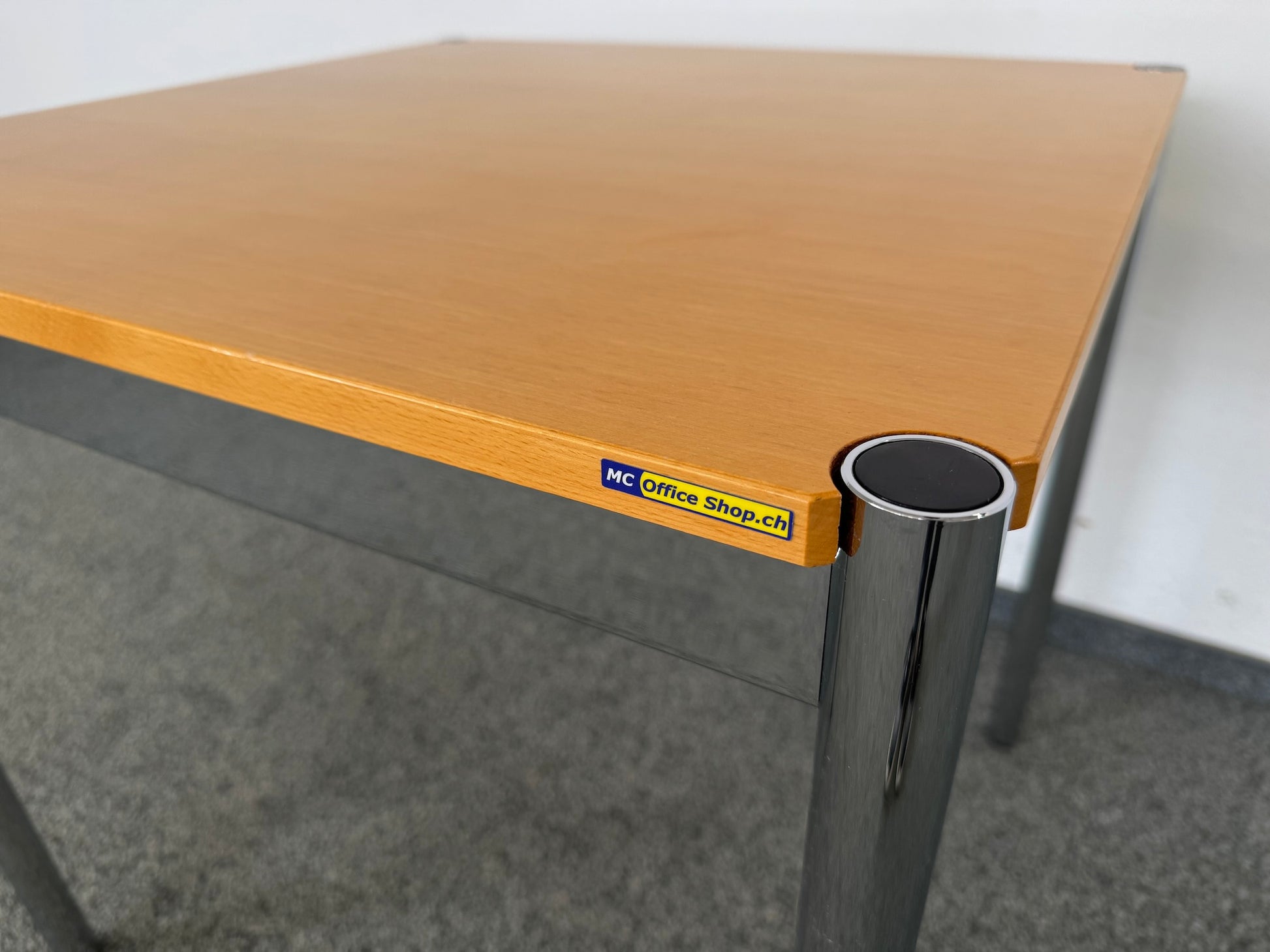 USM Haller Classic Sitzungstisch Detailansicht
