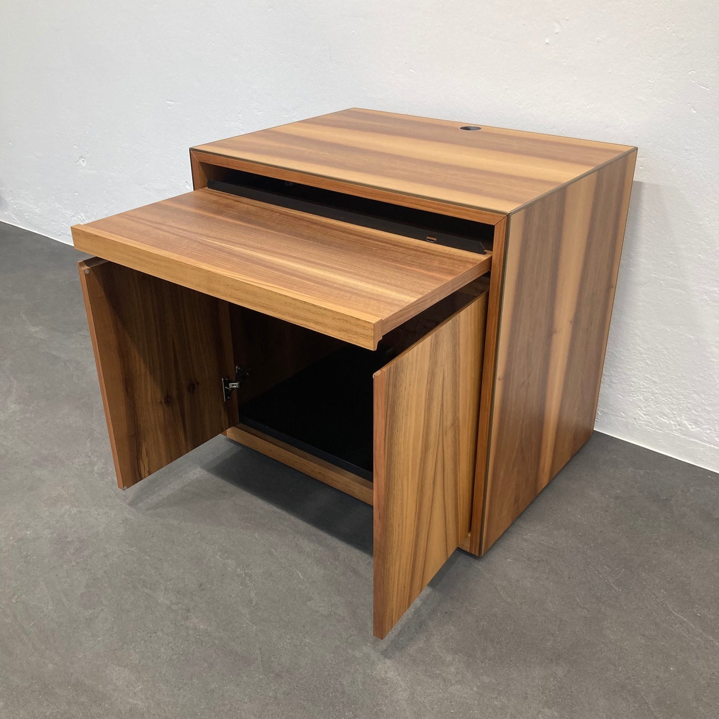 Top Design Exclusiv Sideboard offen von links - 6037630