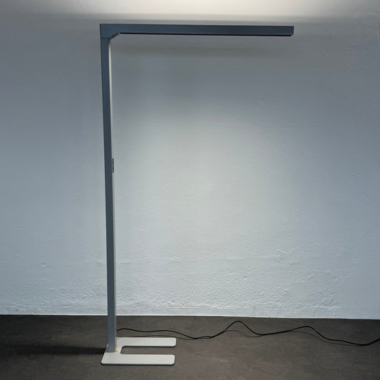 MyLight Slim LED Stehleuchte aus Metall in Silbergrau - 6037640