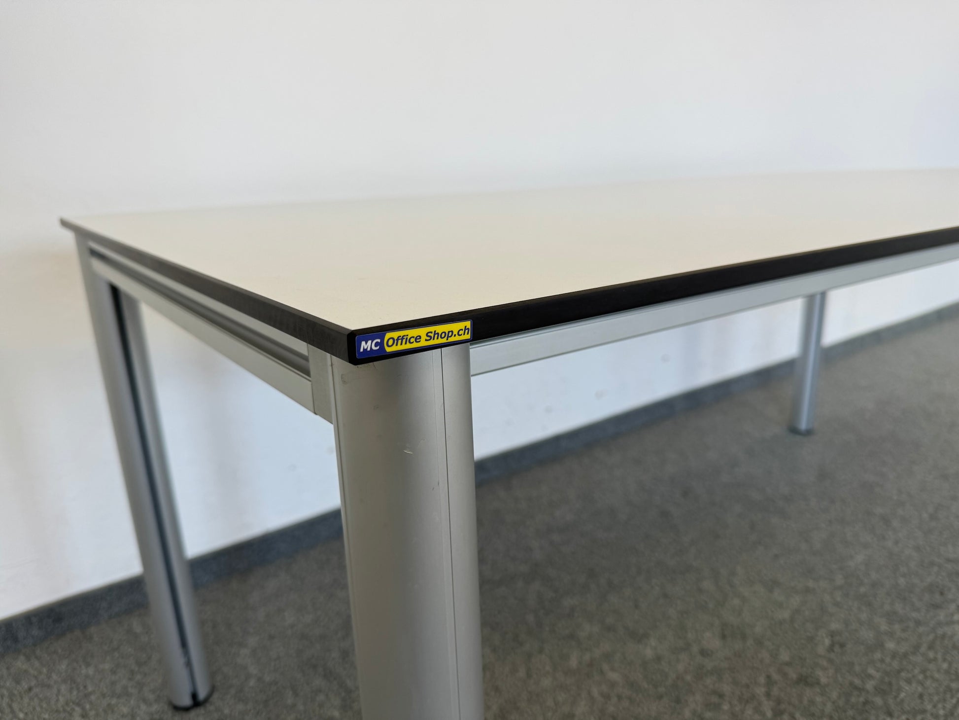 Haworth Fifty Schreibtisch Detailfoto Tischplatte