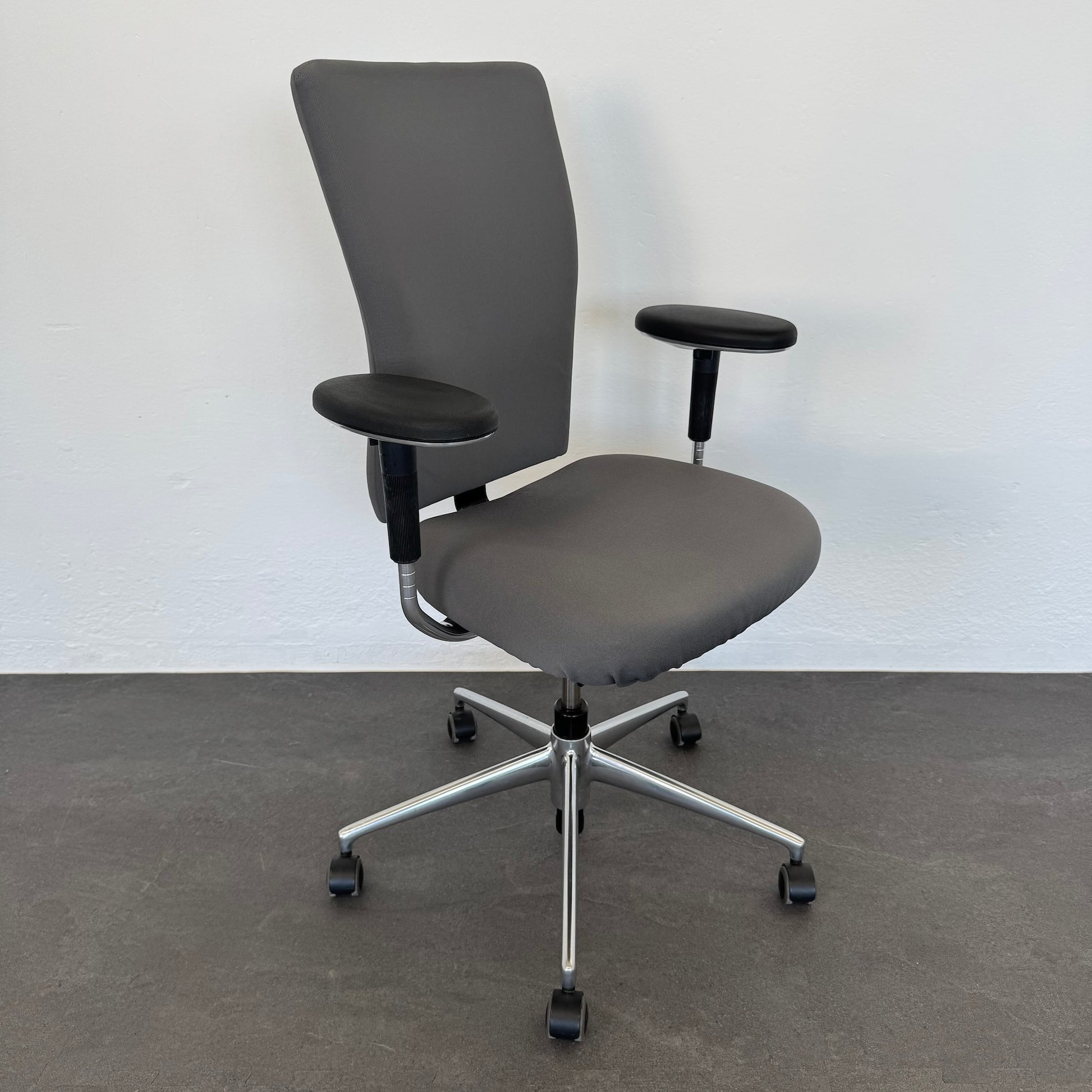 Vitra T-Chair Bürodrehstuhl mit Armlehnen