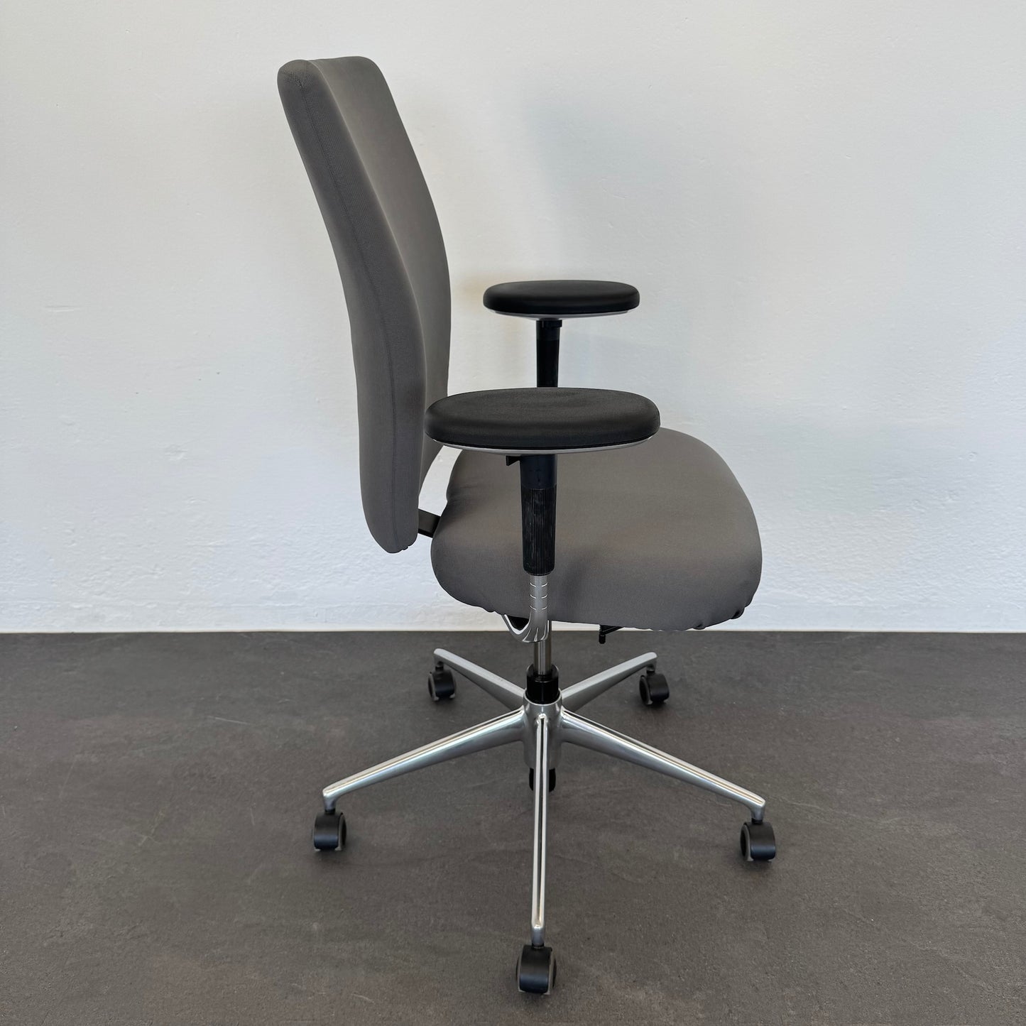 Vitra T-Chair Bürodrehstuhl seitliche Ansicht