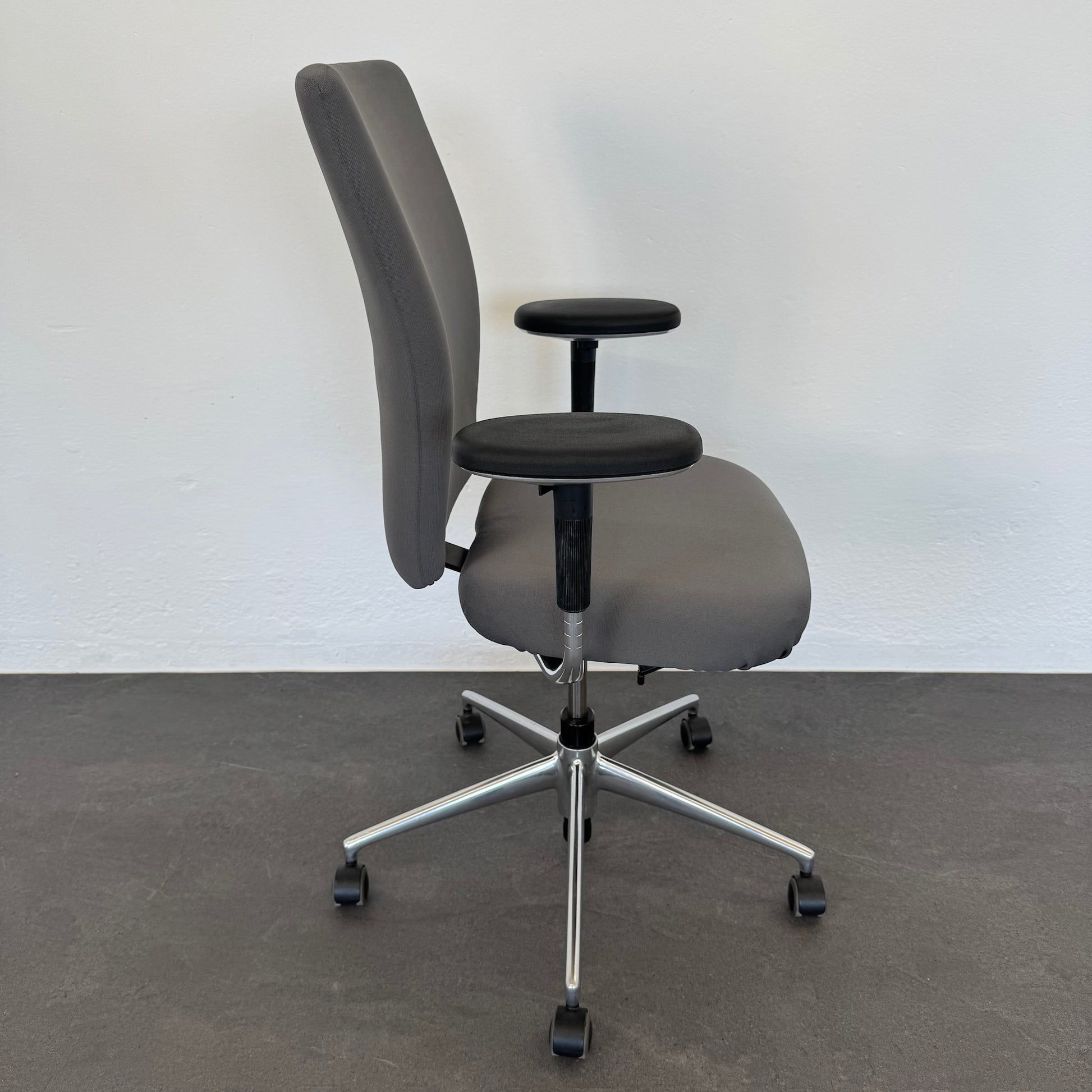 Vitra T-Chair Bürodrehstuhl seitliche Ansicht