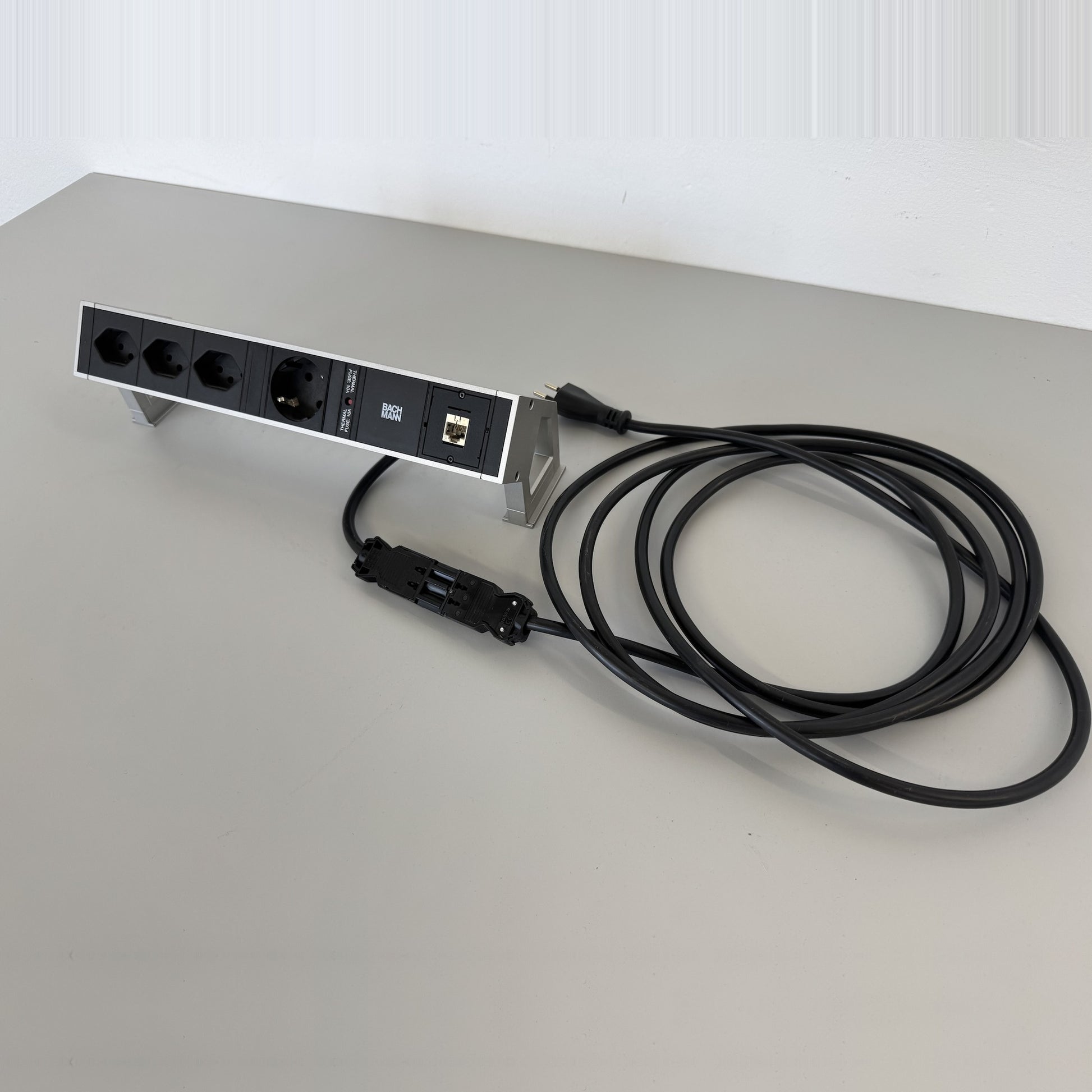 Bachmann Mehrfachstecker Desk 2 mit 3 Strom CH und 1 x Strom DE - 6037676