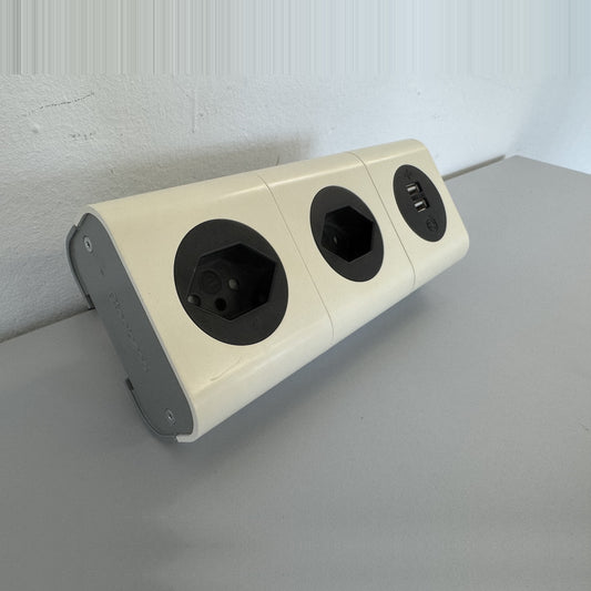 Steelcase Mehrfachstecker mit USB