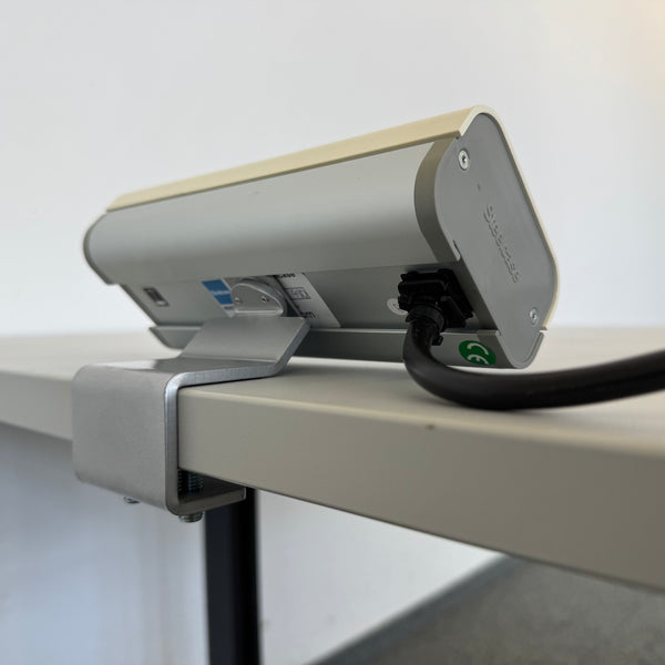 Steelcase One Mehrfachstecker mit USB