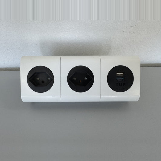 Steelcase One Mehrfachstecker mit USB Cremeweiss