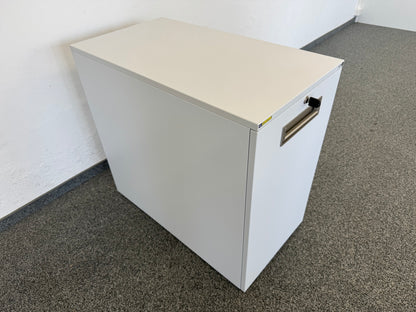Sitag Apothekerschrank Spanplatte weiss geschlossen von links