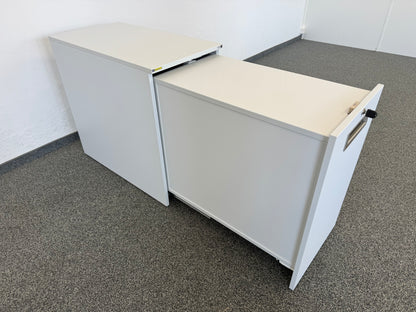 Sitag Apothekerschrank Spanplatte weiss offen von links