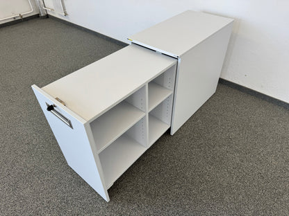 Sitag Apothekerschrank Spanplatte weiss offen von rechts oben