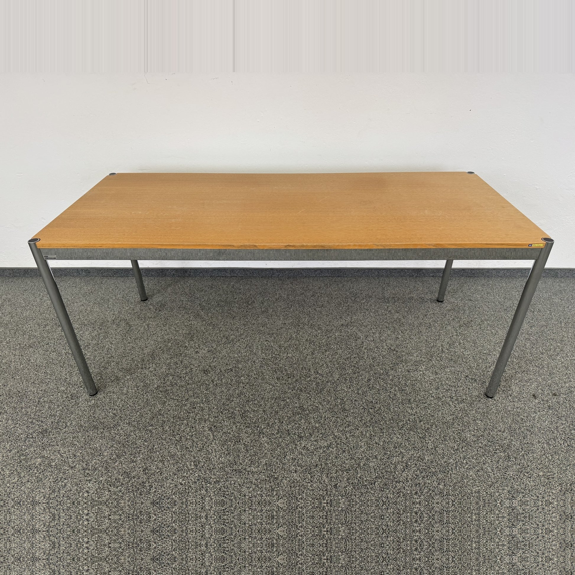 USM Haller Classic Schreibtisch 1750 x 750 mm