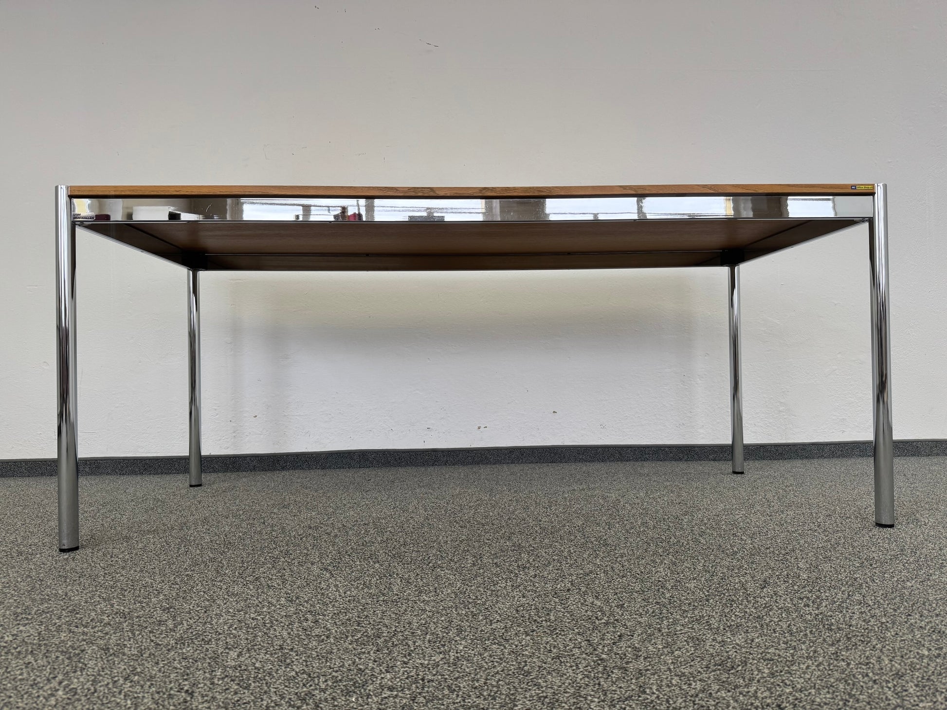 USM Haller Classic Schreibtisch Ansicht von unten