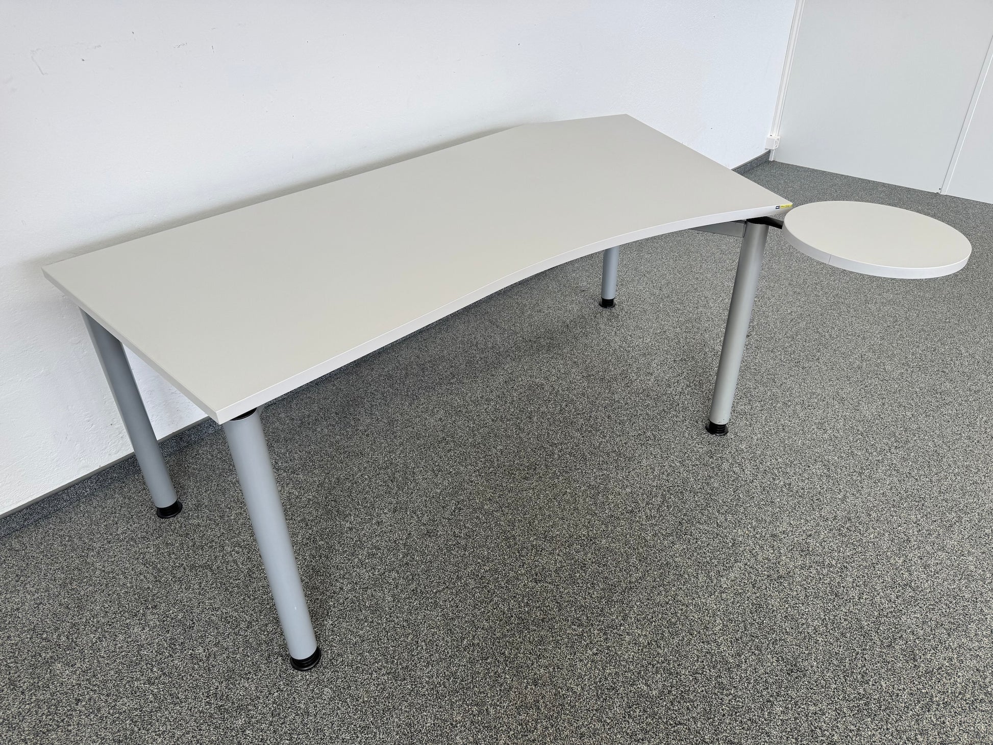 Werndl Vitesse Schreibtisch Freiform  1950x1350mm