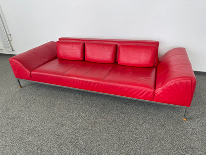De Sede 3er Sofa in rotem Leder mit Chromgestell von vorne - 6037757