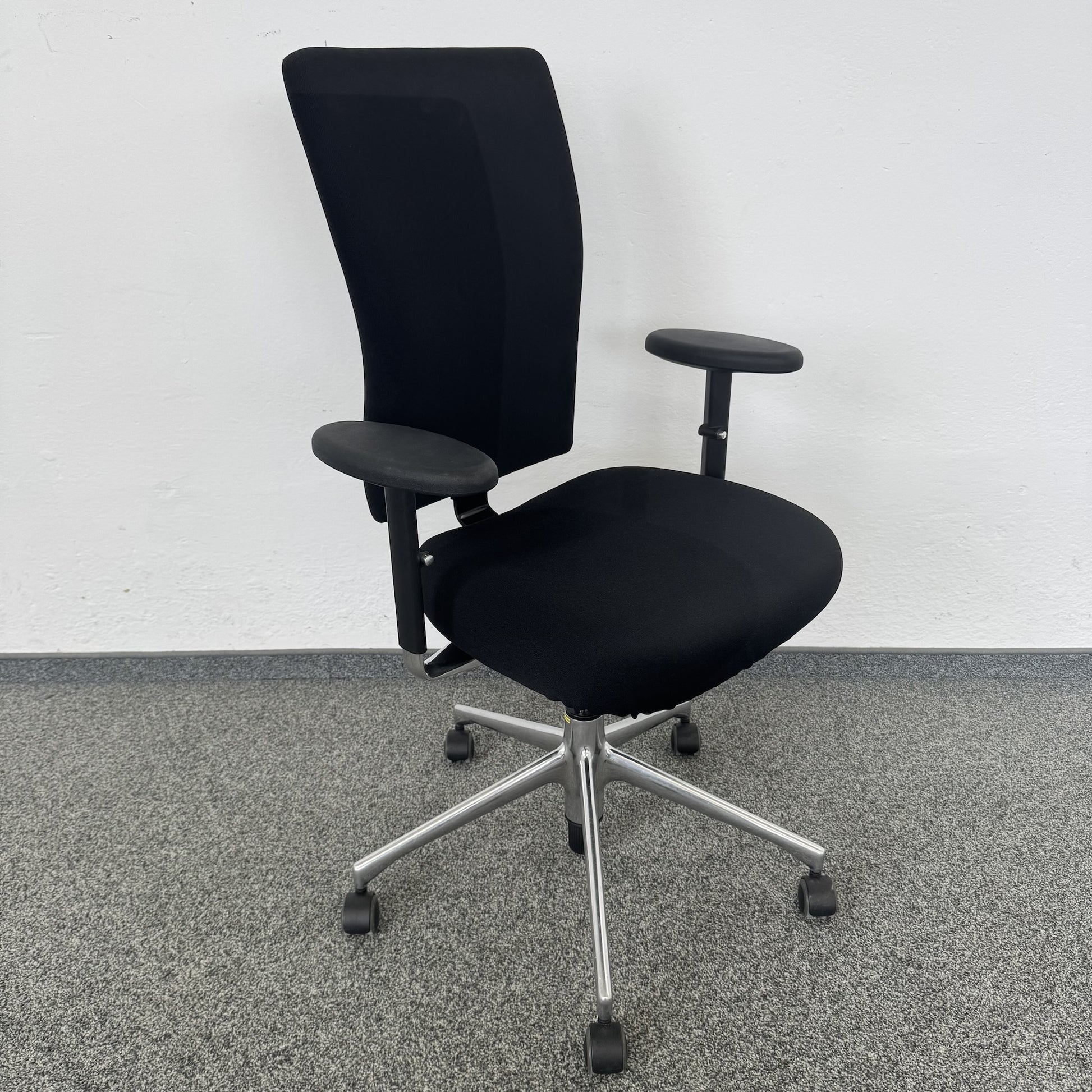 Vitra T-Chair Bürodrehstuhl mit Armlehnen