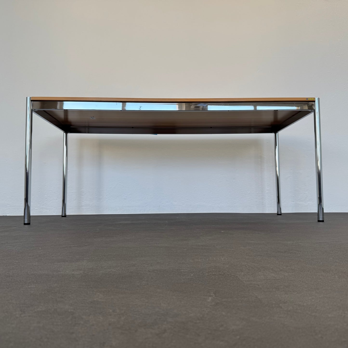 USM Haller Classic Schreibtisch Ansicht von unten