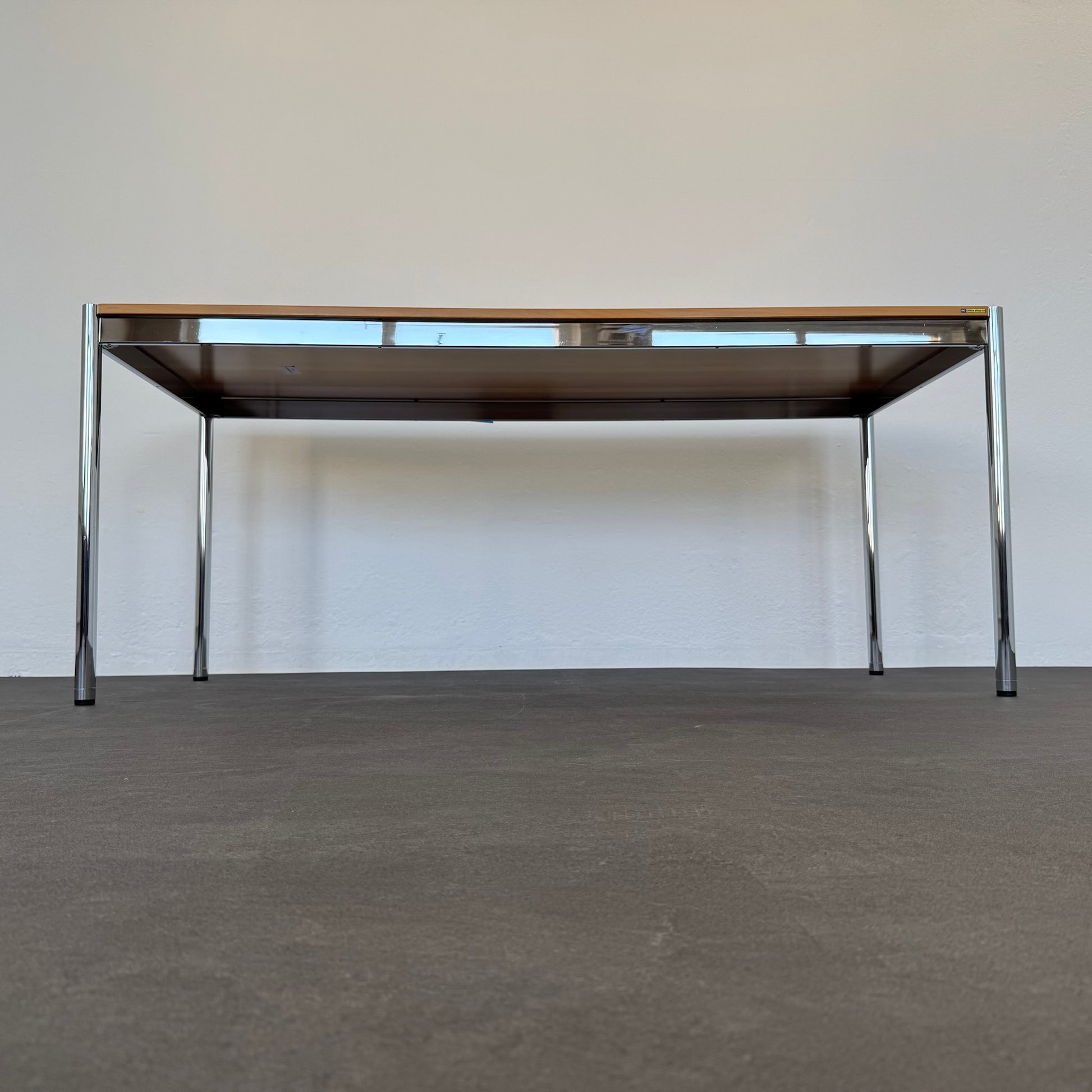 USM Haller Classic Schreibtisch Ansicht von unten