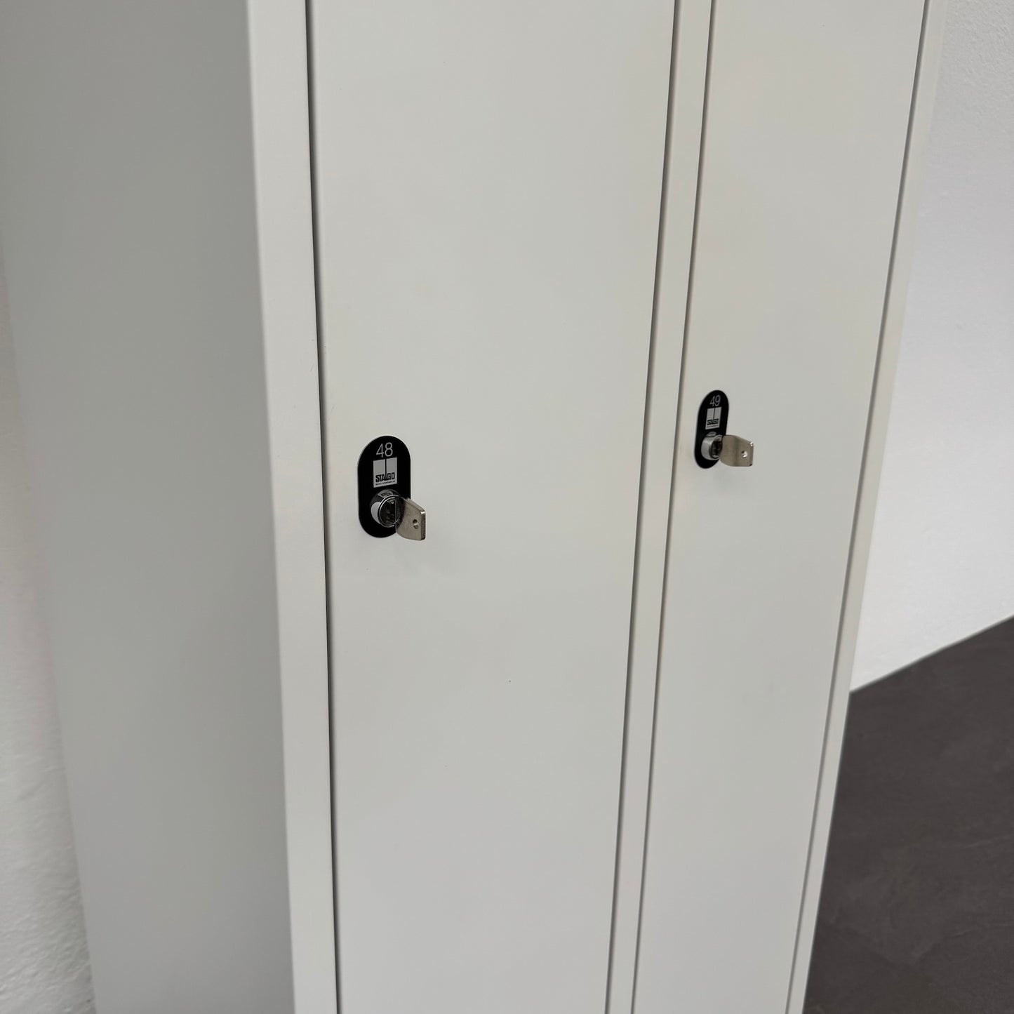 Stalgo G12 Garderobenschrank Detailfoto Schliessung