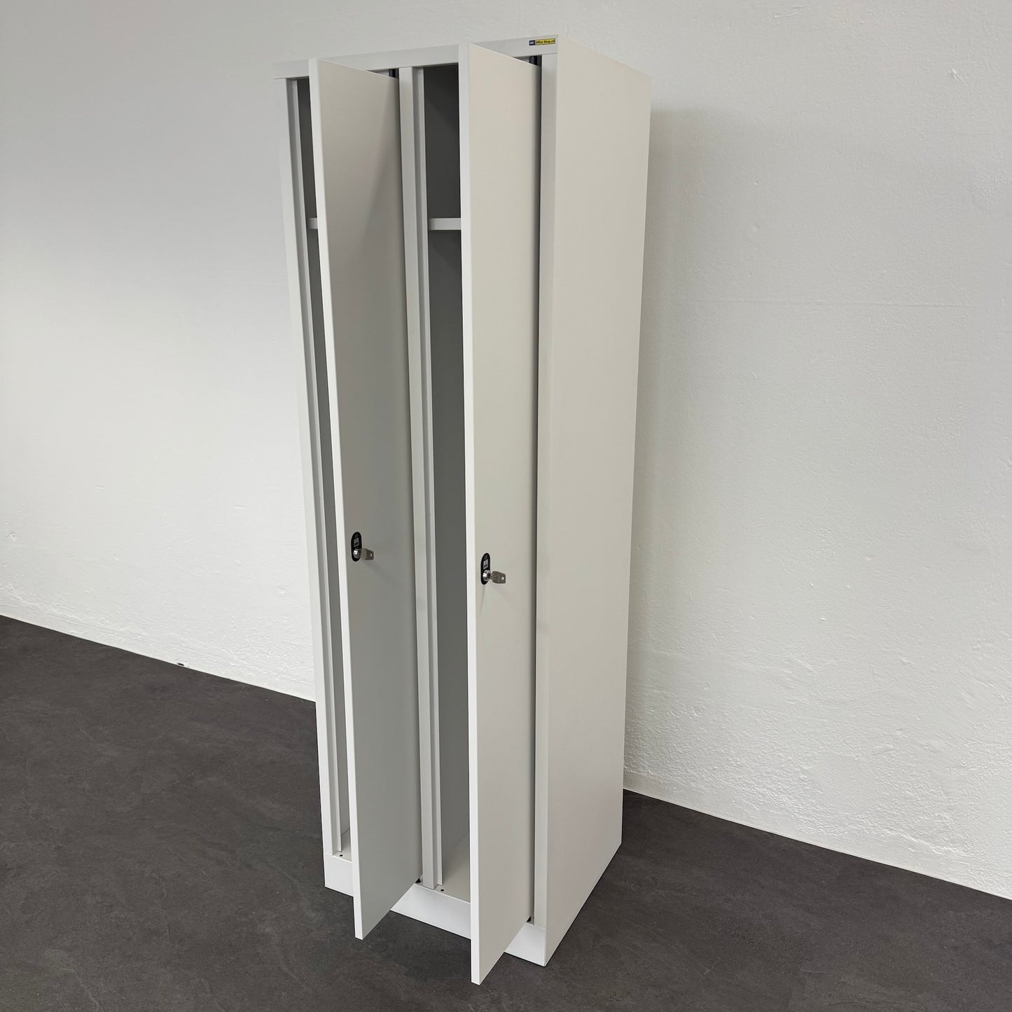 Stalgo G12 Garderobenschrank von rechts