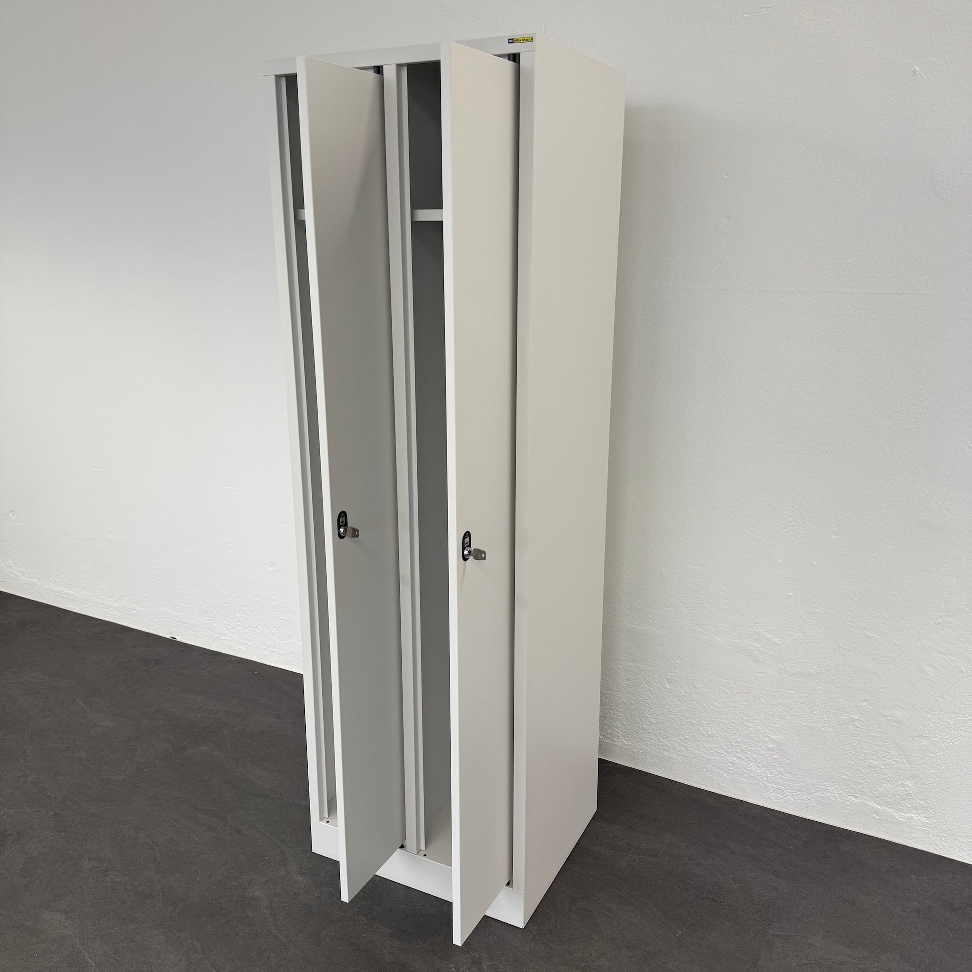 Stalgo G12 Garderobenschrank von rechts