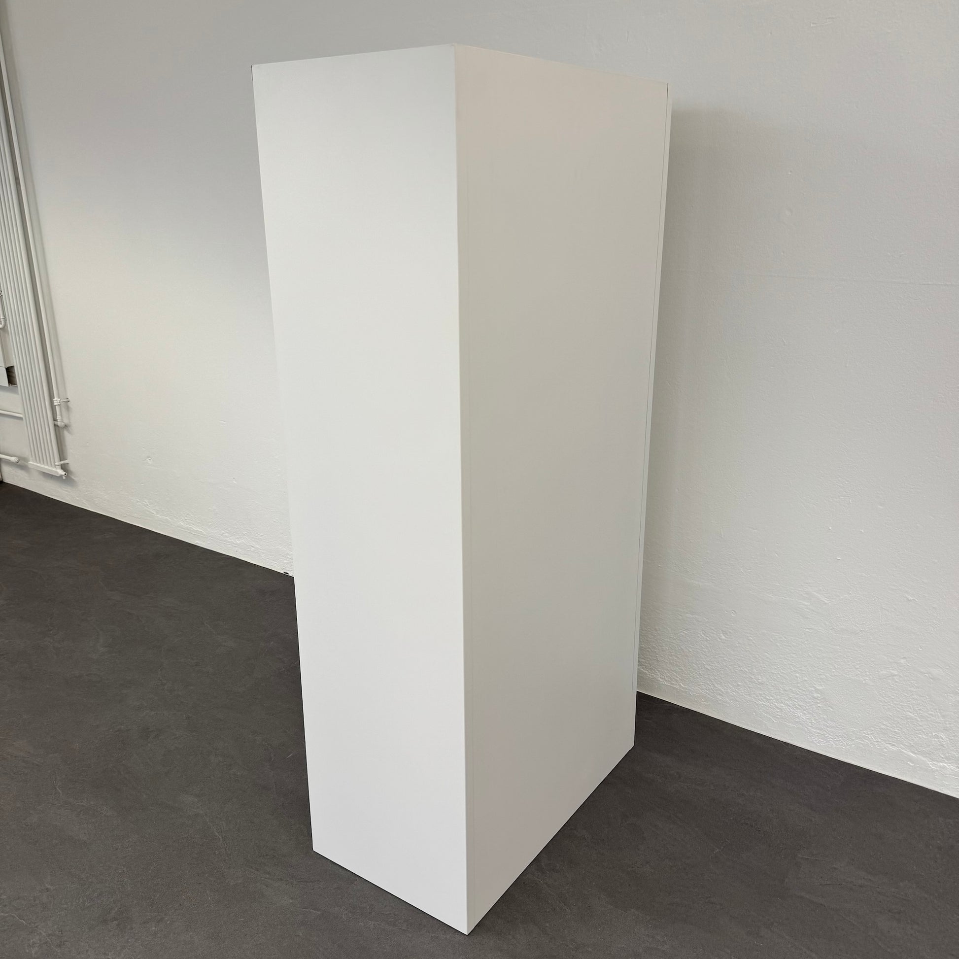 Stalgo G13 Garderobenschrank Rückansicht