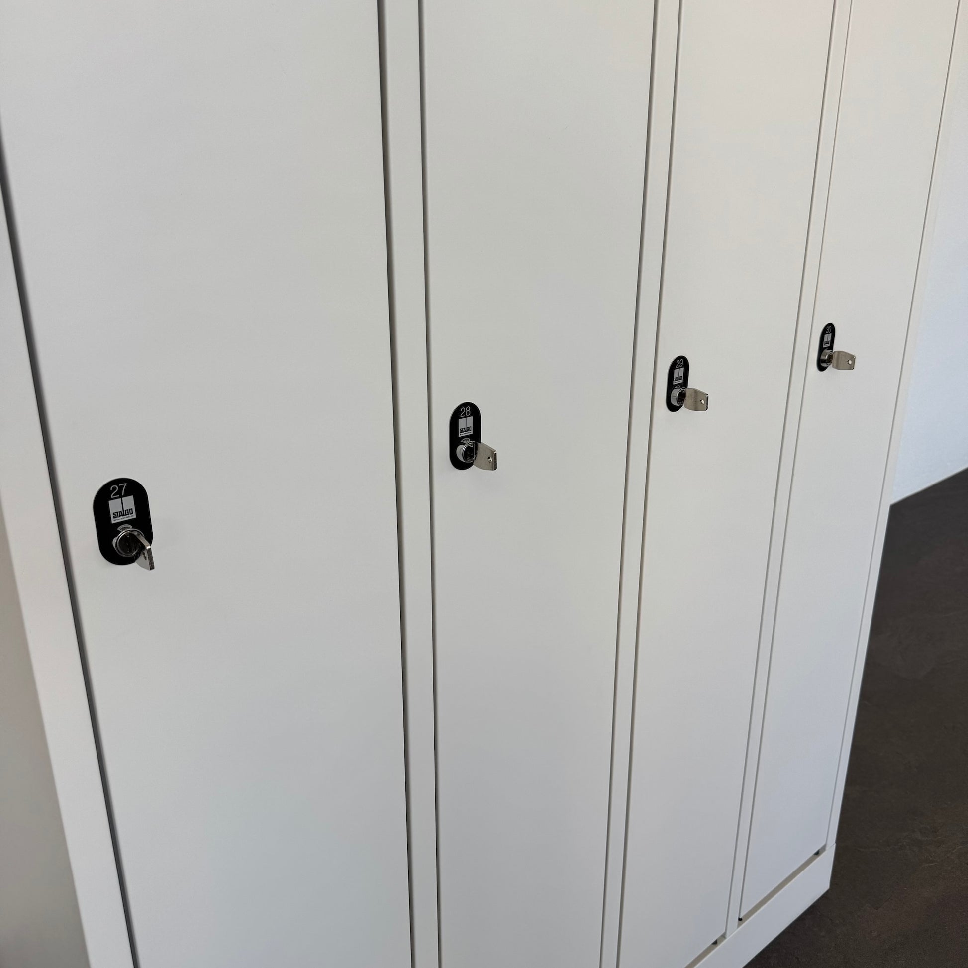 Stalgo G14 Garderobenschrank Detailfoto Schliessung