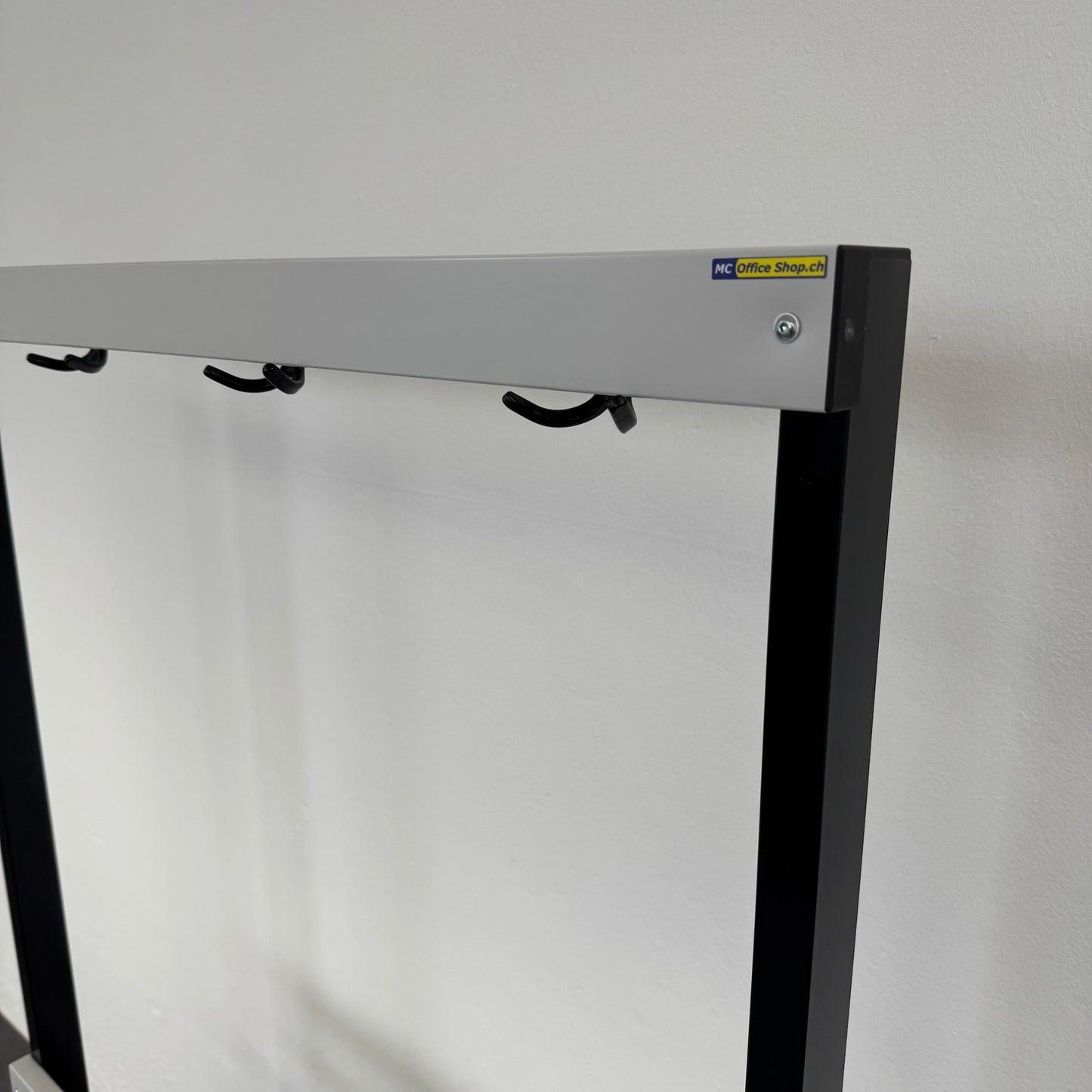 Stalgo Basic Sitzbank Detailansicht GArderobenhaken - 6037782