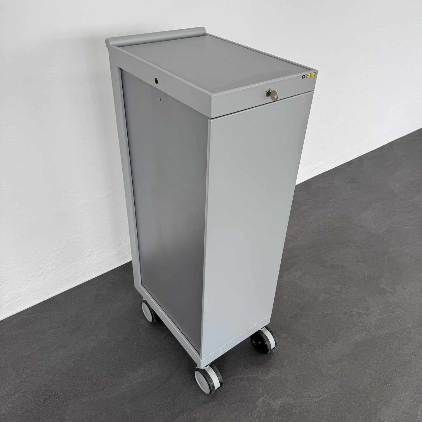 Denz D3 Roll-Caddy seitliche Ansicht geschlossen