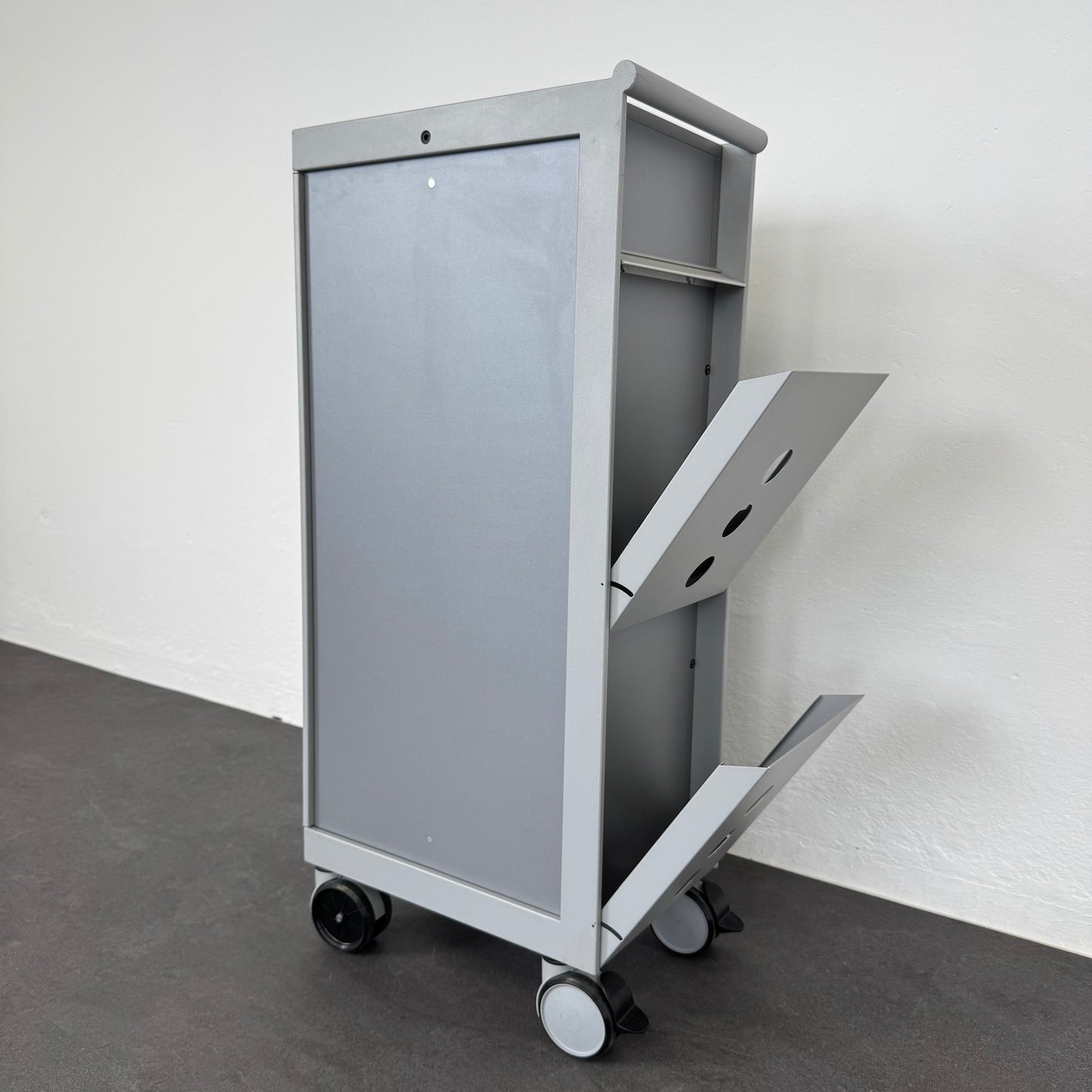 Denz D3 Roll-Caddy mit Postfächer aufgeklappt