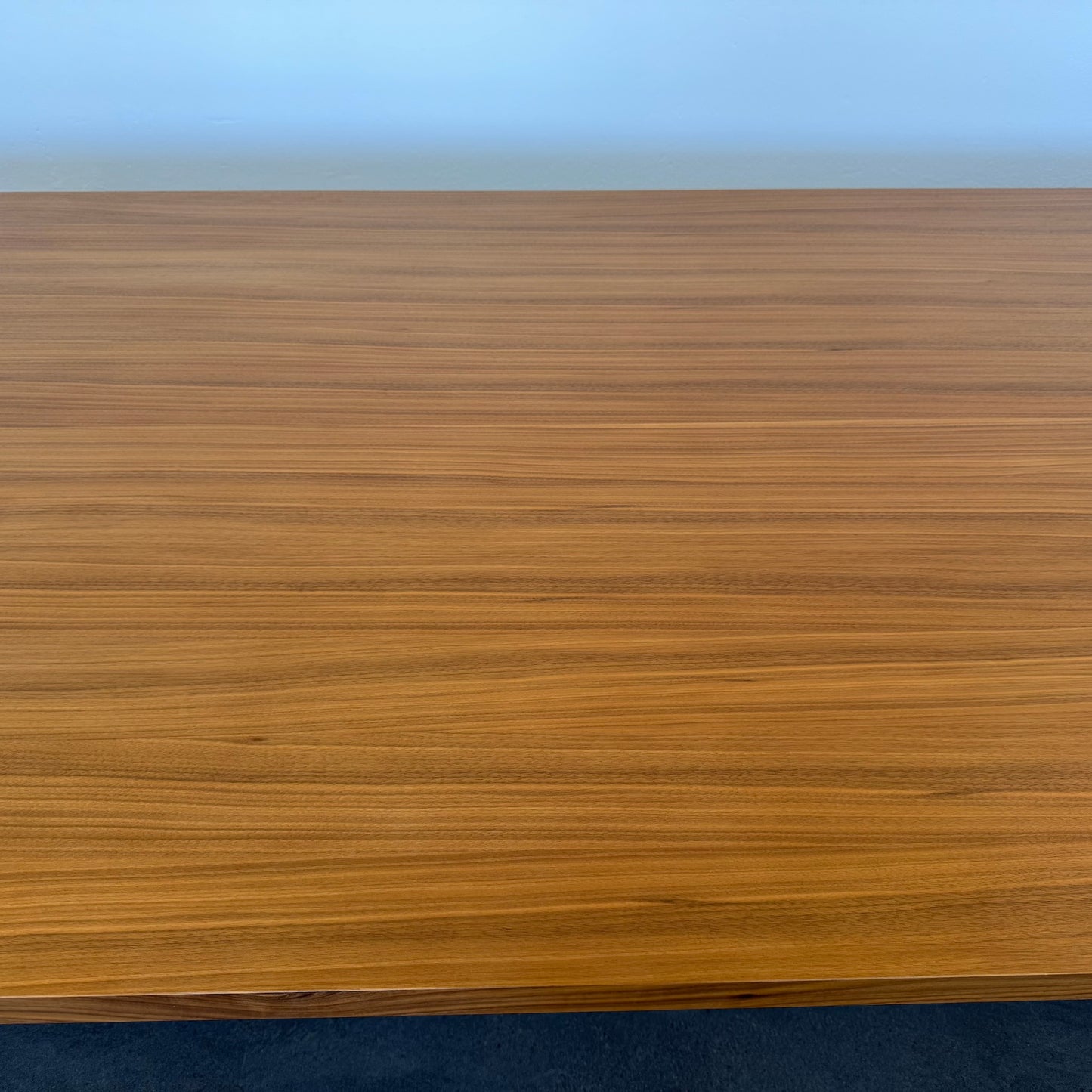 Wilkhahn Free Sitzungstisch Detailfoto Tischplatte von oben